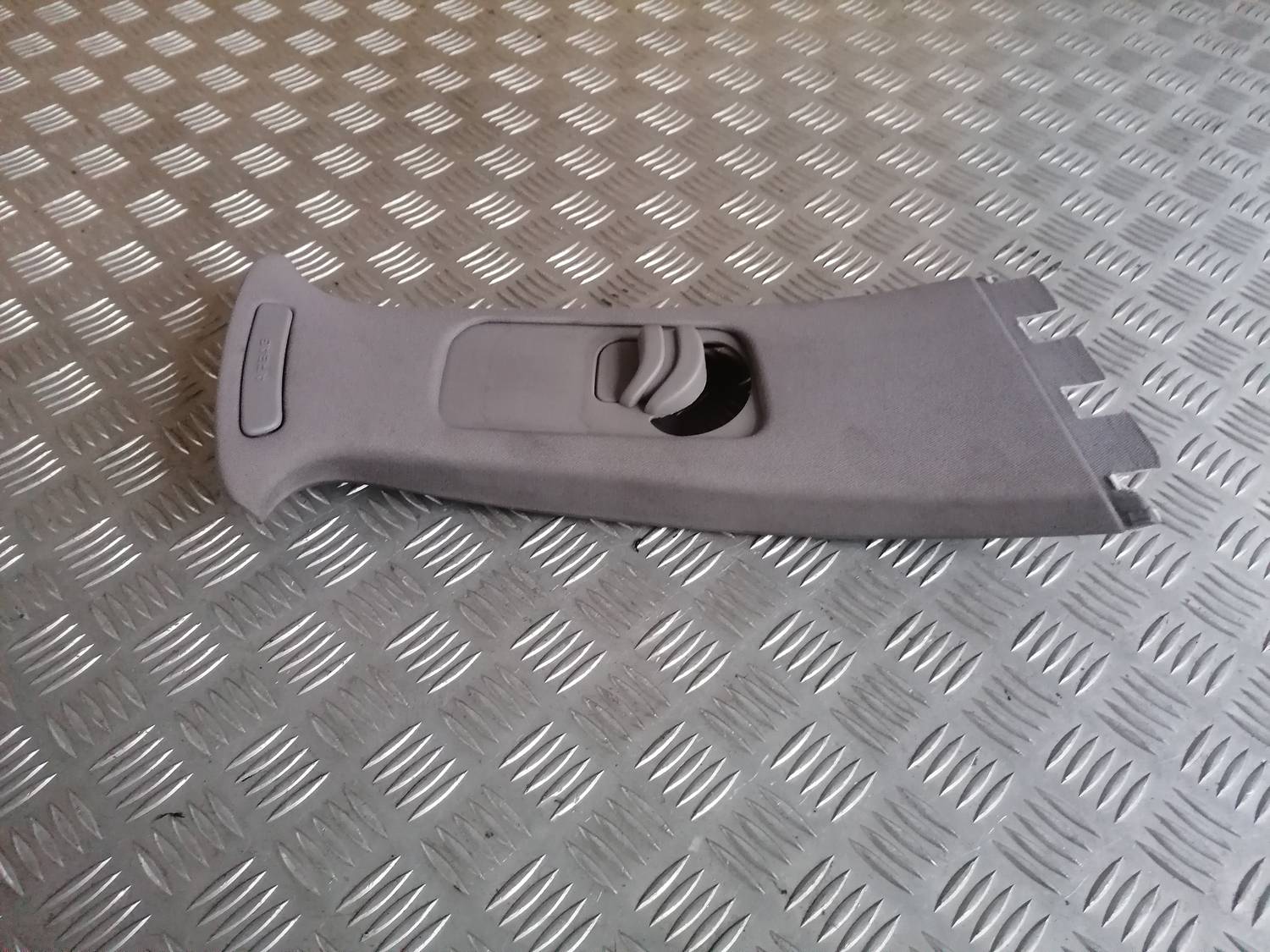 Vidējas salona statnes apdare priekš PEUGEOT 607 2010 1 Vidējas salona statnes apdare priekš PEUGEOT 607 2010