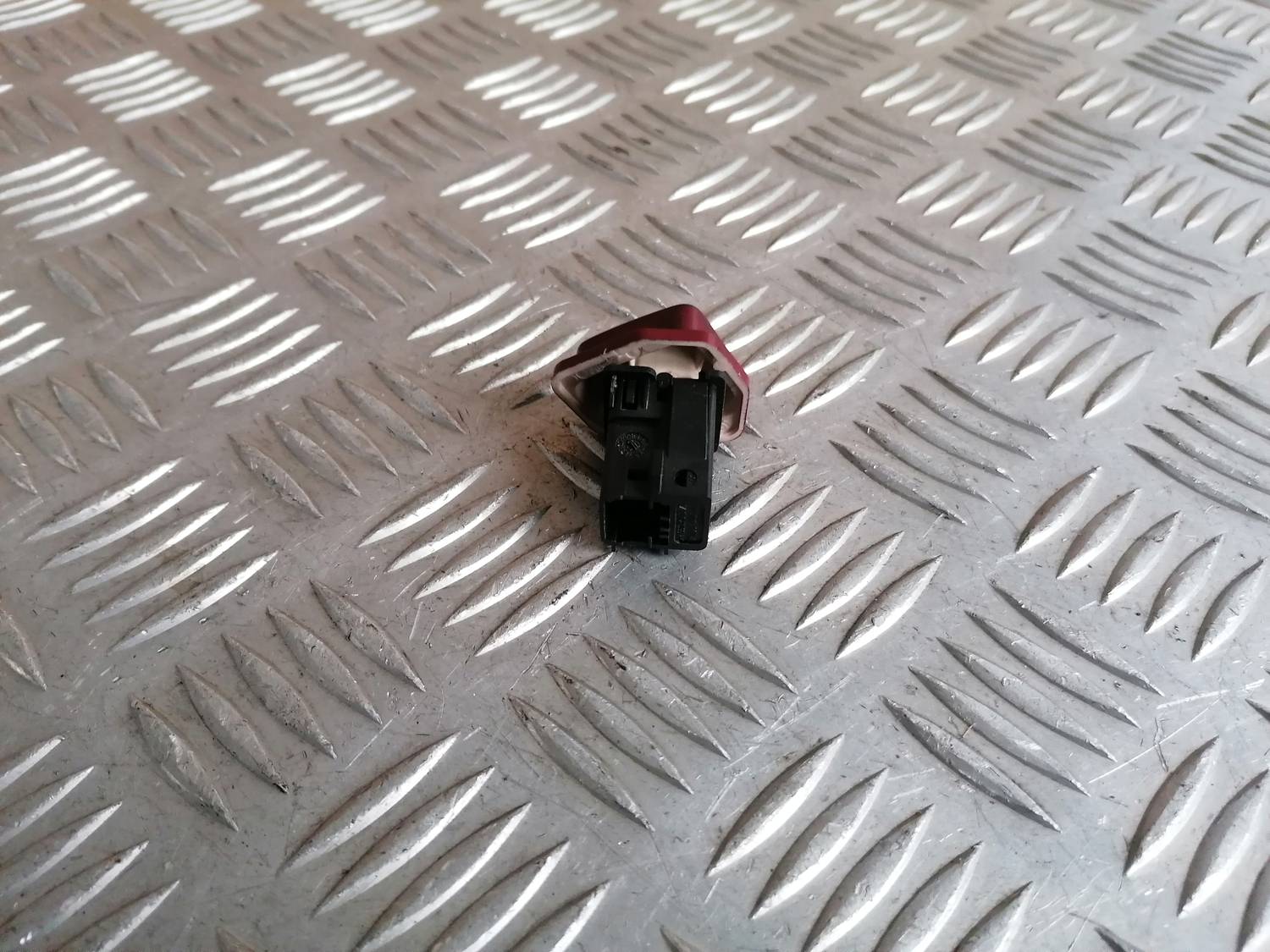 Trauksmes poga priekš PEUGEOT 607 2010