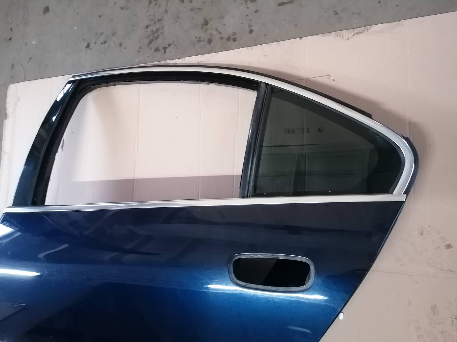 Aizmugurējās kreisās durvis priekš PEUGEOT 607 2010