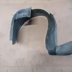 Priekšējais labais paspārns priekš PEUGEOT 607 2010