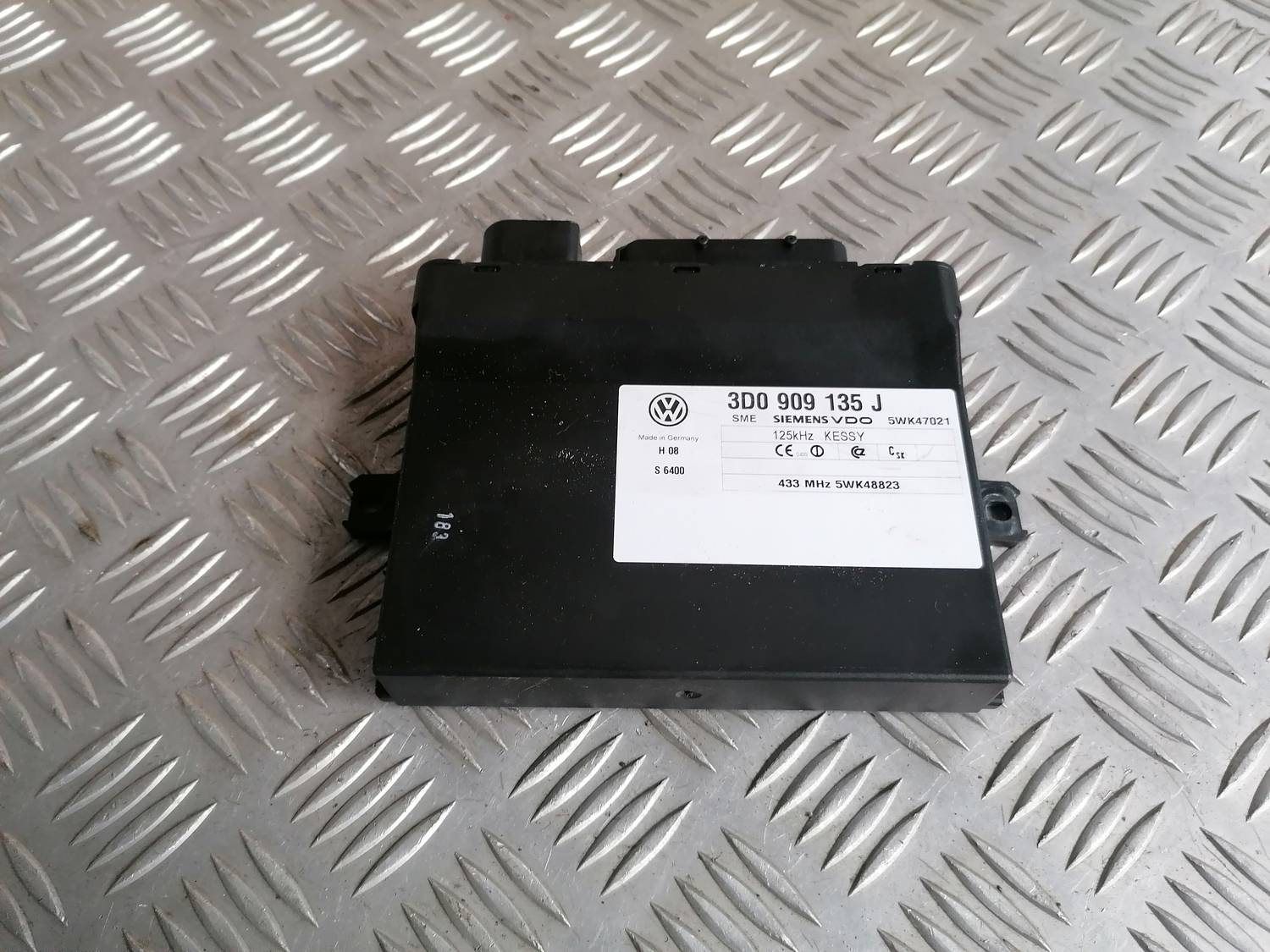 Keyless GO vadības bloks priekš VW PHAETON 2003 4 Keyless GO vadības bloks priekš VW PHAETON 2003