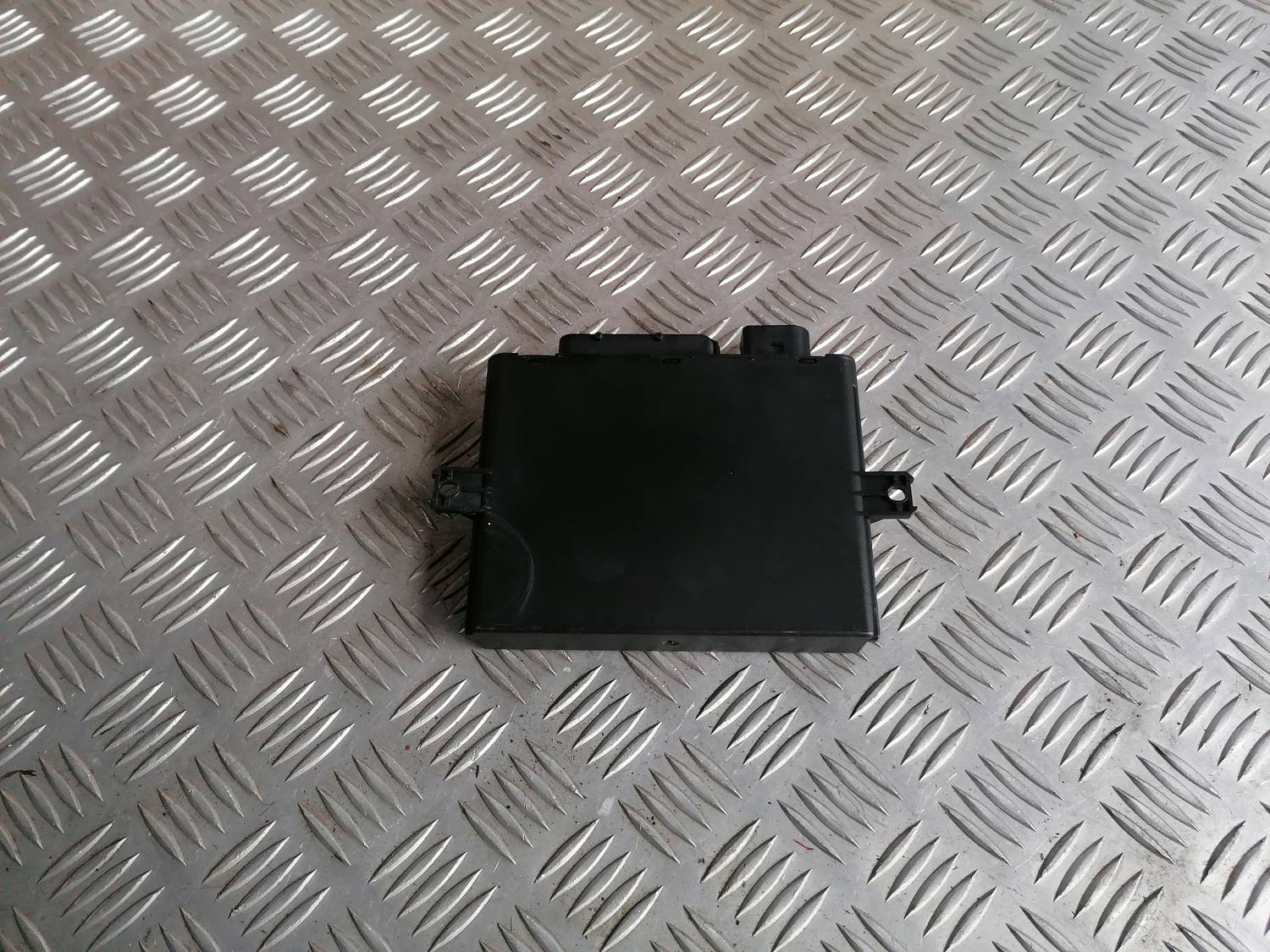 Keyless GO vadības bloks priekš VW PHAETON 2003 1 Keyless GO vadības bloks priekš VW PHAETON 2003