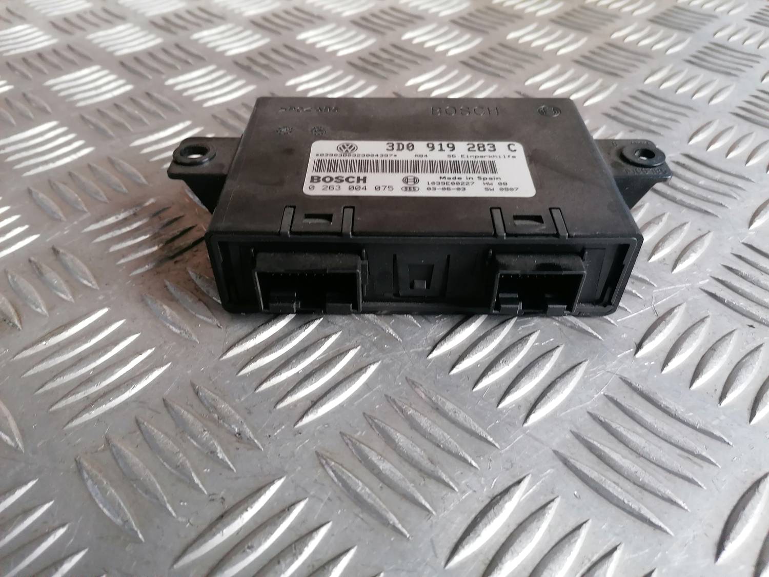 Parkošanās devēju vadības bloks priekš VW PHAETON 2003 3 Parkošanās devēju vadības bloks priekš VW PHAETON 2003