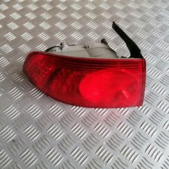 Aizmugurējais kreisais lukturis priekš VW PHAETON 2003