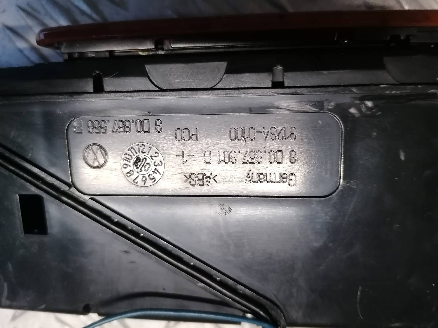 Pelnu trauks priekš VW PHAETON 2003 5 Pelnu trauks priekš VW PHAETON 2003