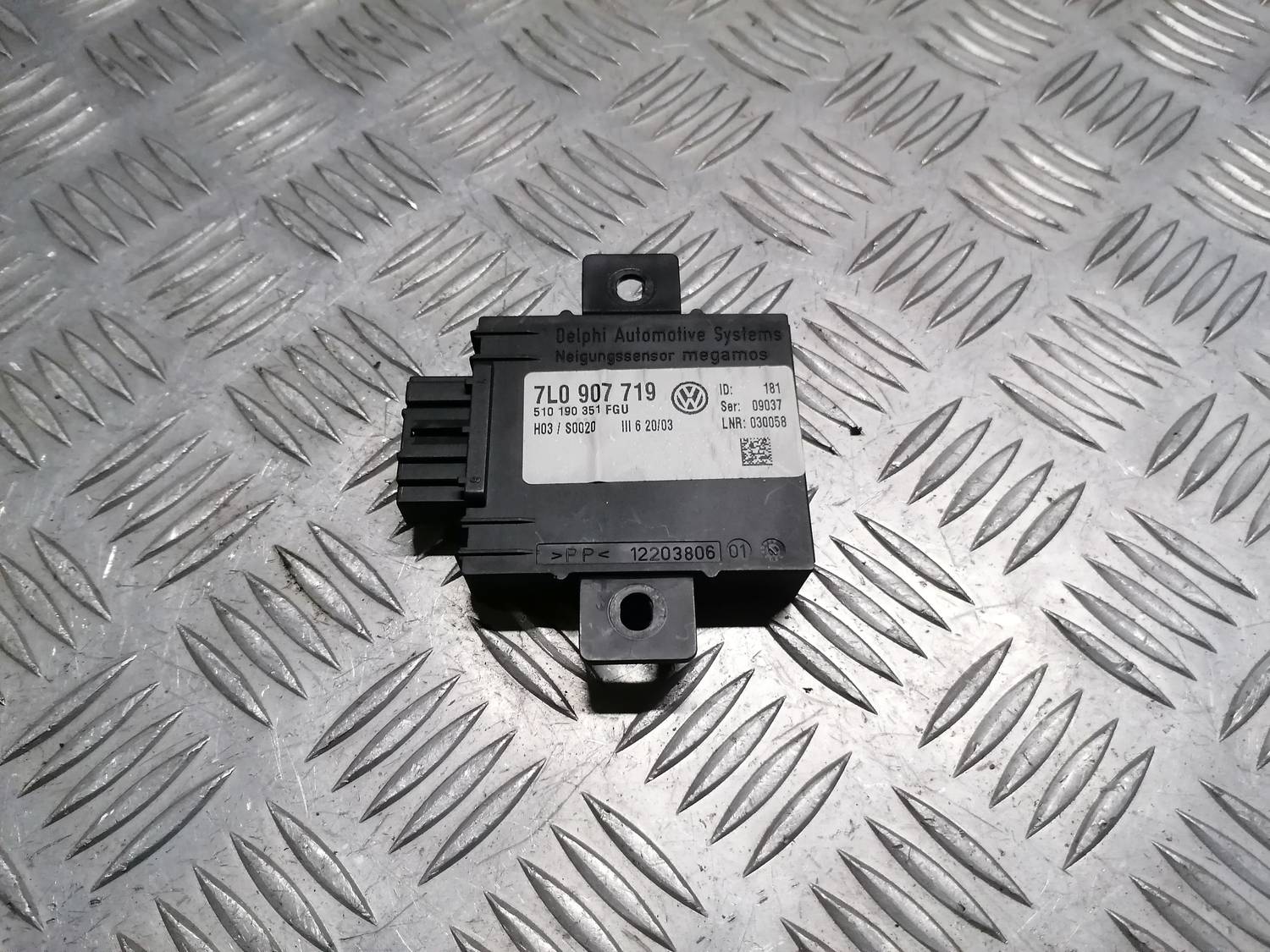 Signalizācijas vadības bloks priekš VW PHAETON 2003