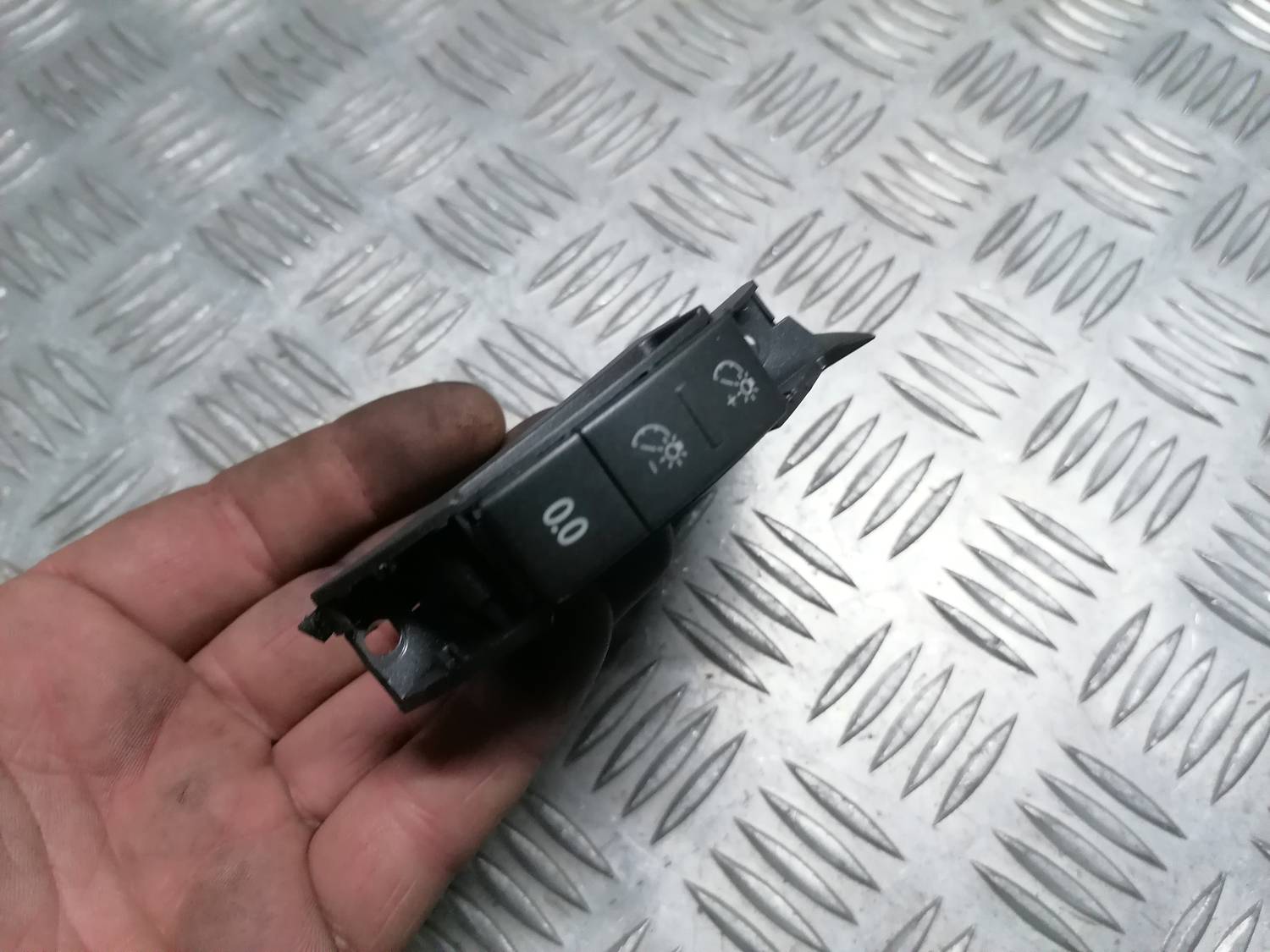 Gaismas spilgtuma regulēšanas poga priekš VW PHAETON 2003 2 Gaismas spilgtuma regulēšanas poga priekš VW PHAETON 2003