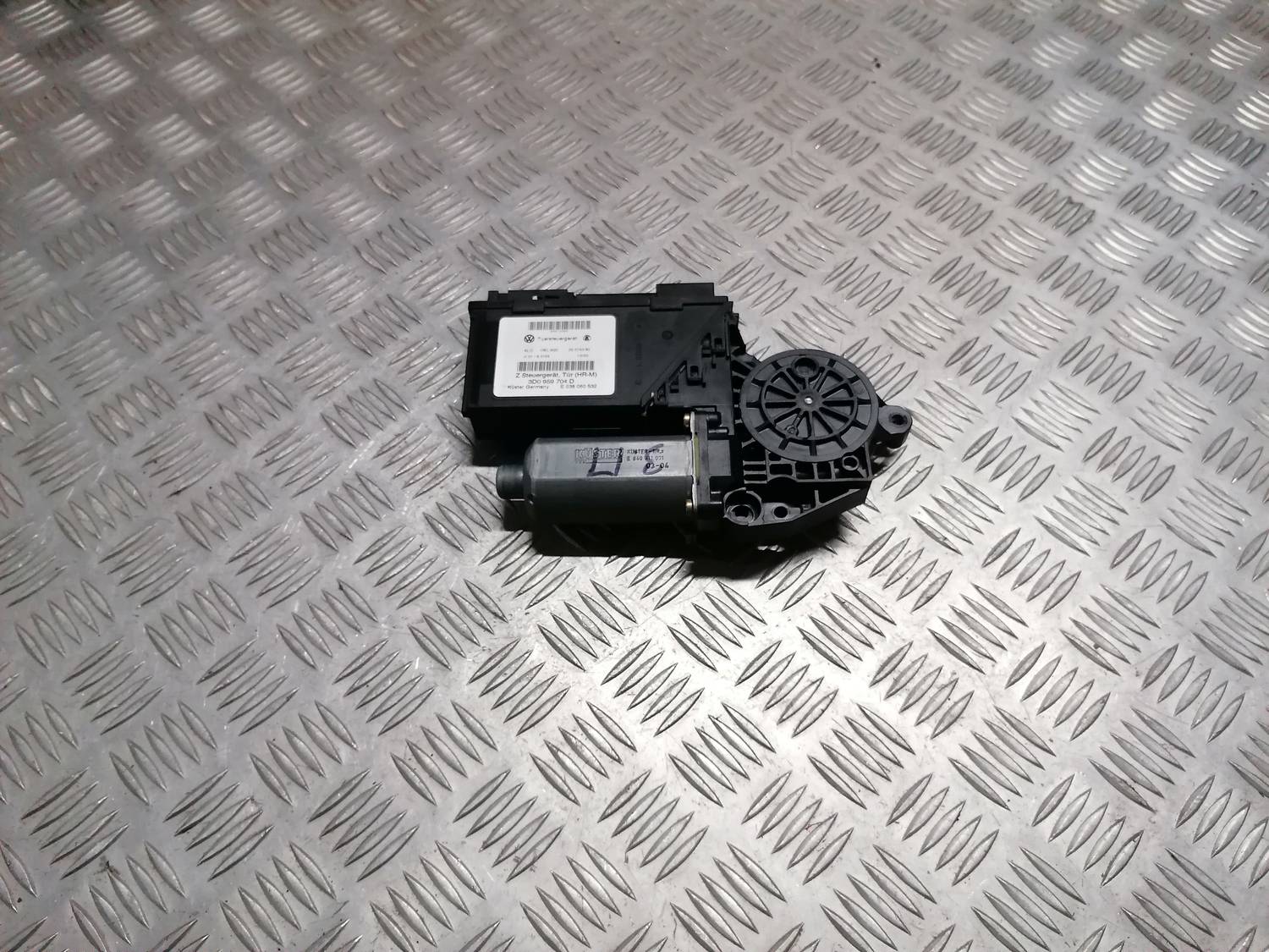 Elektrisko stiklu motors priekš VW PHAETON 2003 1 Elektrisko stiklu motors priekš VW PHAETON 2003