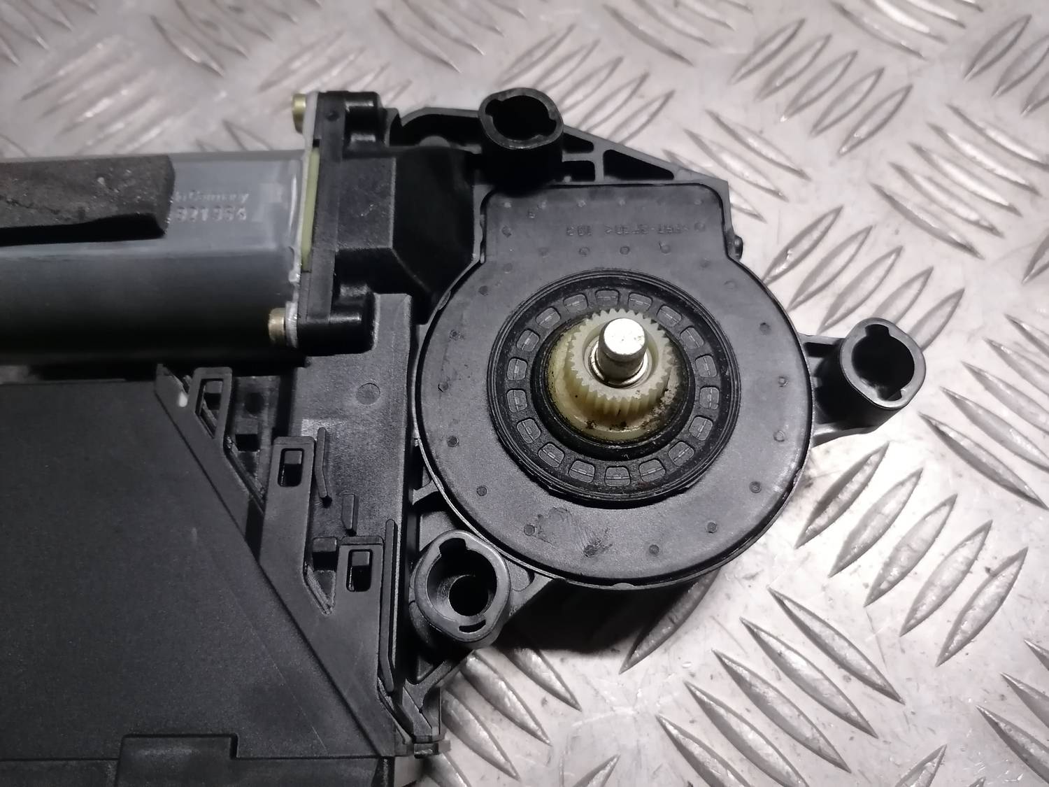 Elektrisko stiklu motors priekš VW PHAETON 2003 4 Elektrisko stiklu motors priekš VW PHAETON 2003