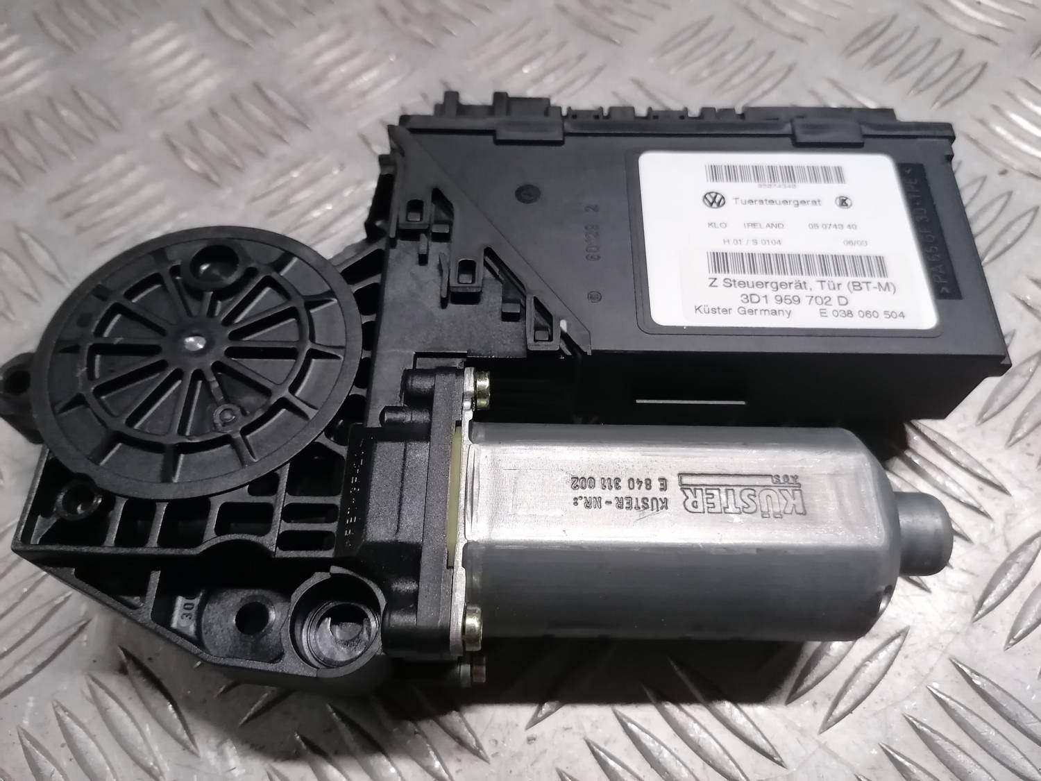 Elektrisko stiklu motors priekš VW PHAETON 2003 4 Elektrisko stiklu motors priekš VW PHAETON 2003