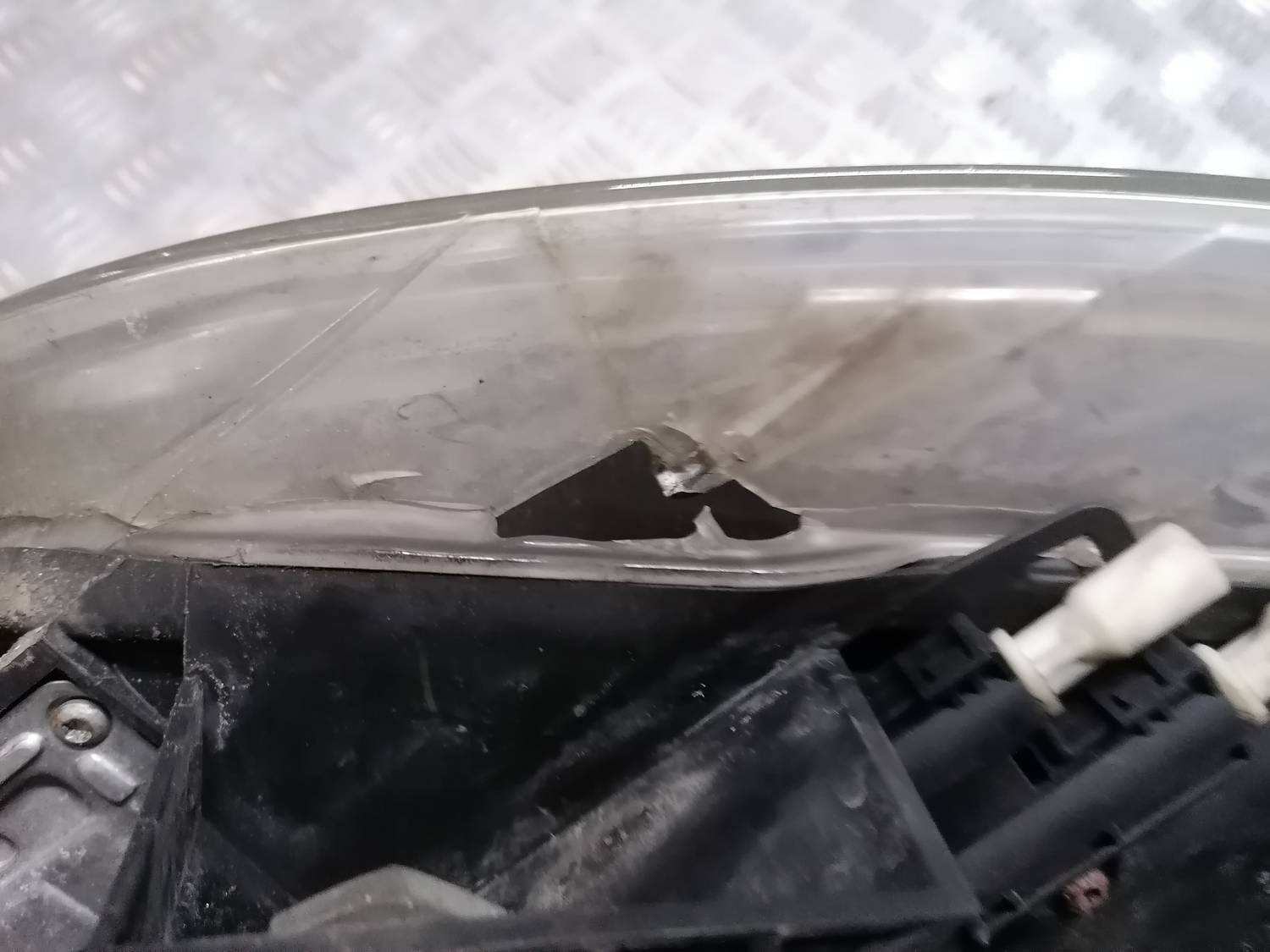 Priekšējais labais lukturis priekš VW PHAETON 2003 4 Priekšējais labais lukturis priekš VW PHAETON 2003