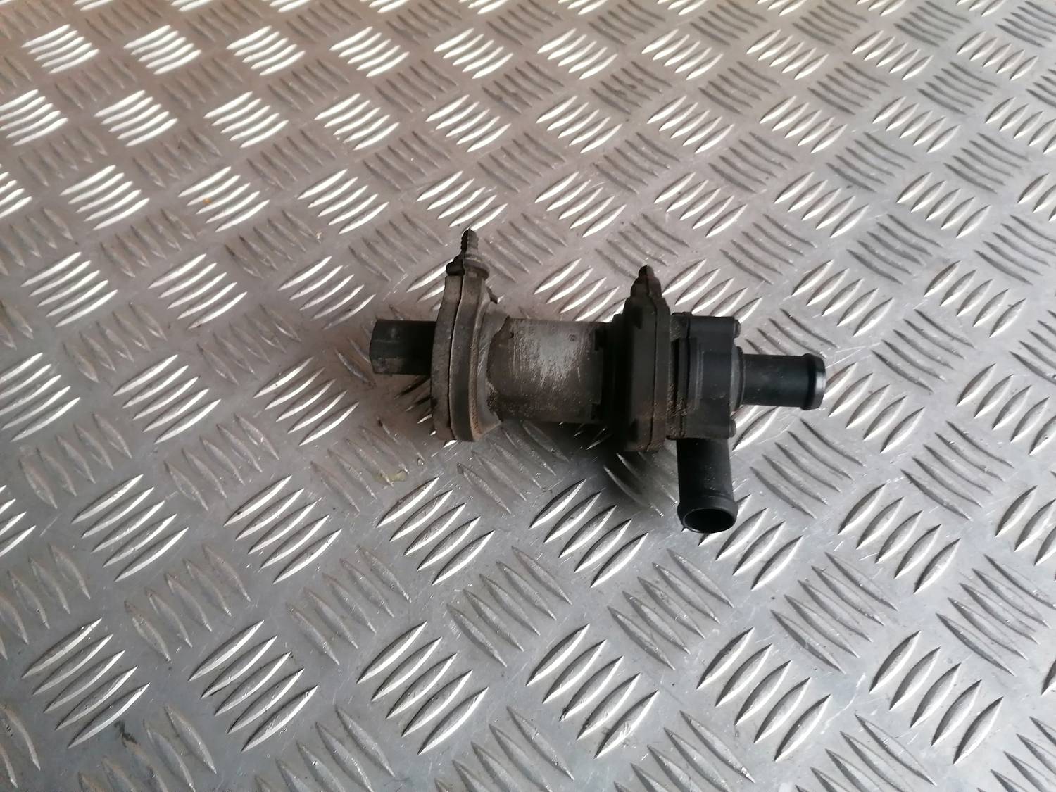 Ūdens sūknis priekš VW PHAETON 2003 1 Ūdens sūknis priekš VW PHAETON 2003