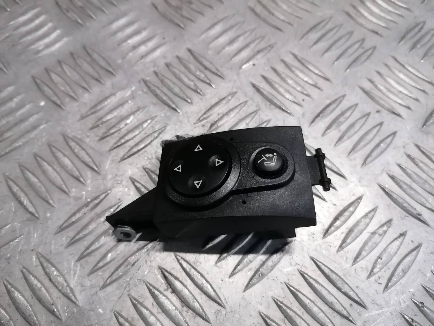 Stūres poga priekš VW PHAETON 2003