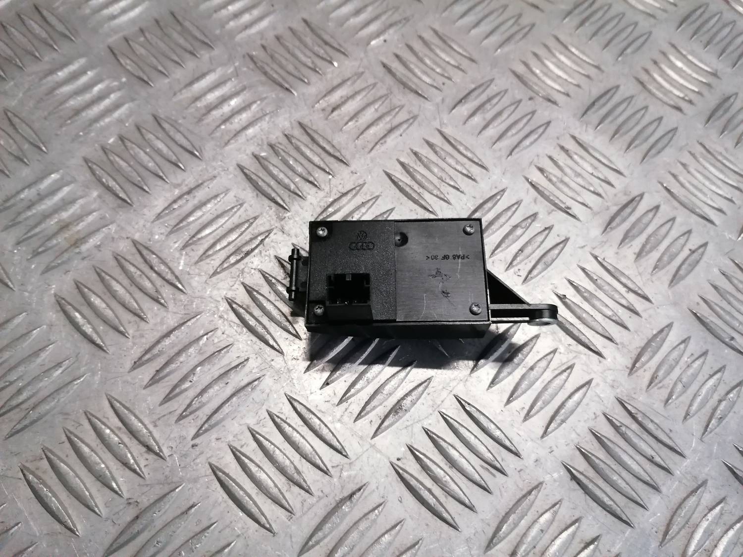 Stūres poga priekš VW PHAETON 2003