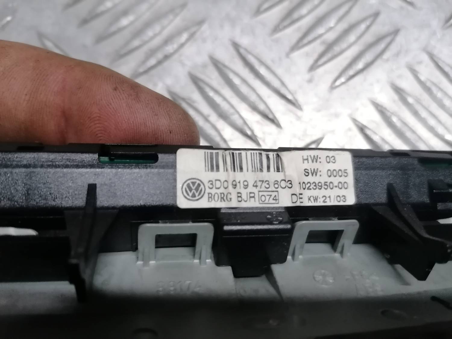 Parkošanās sensoru displejs priekš VW PHAETON 2003 5 Parkošanās sensoru displejs priekš VW PHAETON 2003