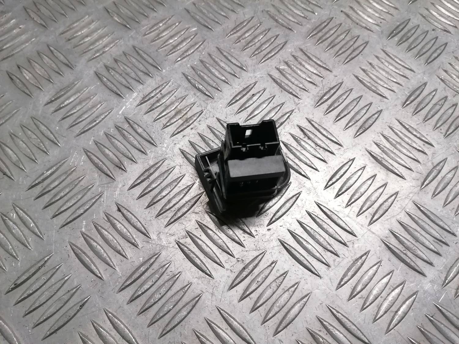 Sēdekļa apsildes ieslēgšanas poga priekš VW PHAETON 2003 3 Sēdekļa apsildes ieslēgšanas poga priekš VW PHAETON 2003