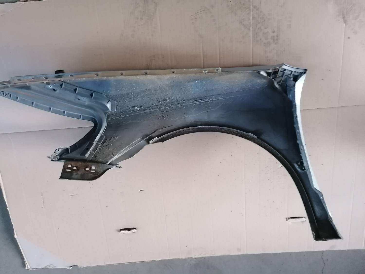 Priekšējais labais spārns priekš VW PHAETON 2003 4 Priekšējais labais spārns priekš VW PHAETON 2003