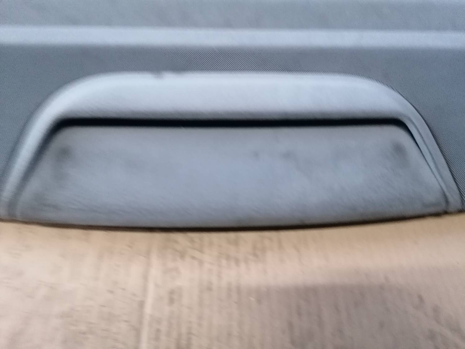 Bagāžnieka nodalījuma plaukts priekš VW PHAETON 2003 4 Bagāžnieka nodalījuma plaukts priekš VW PHAETON 2003