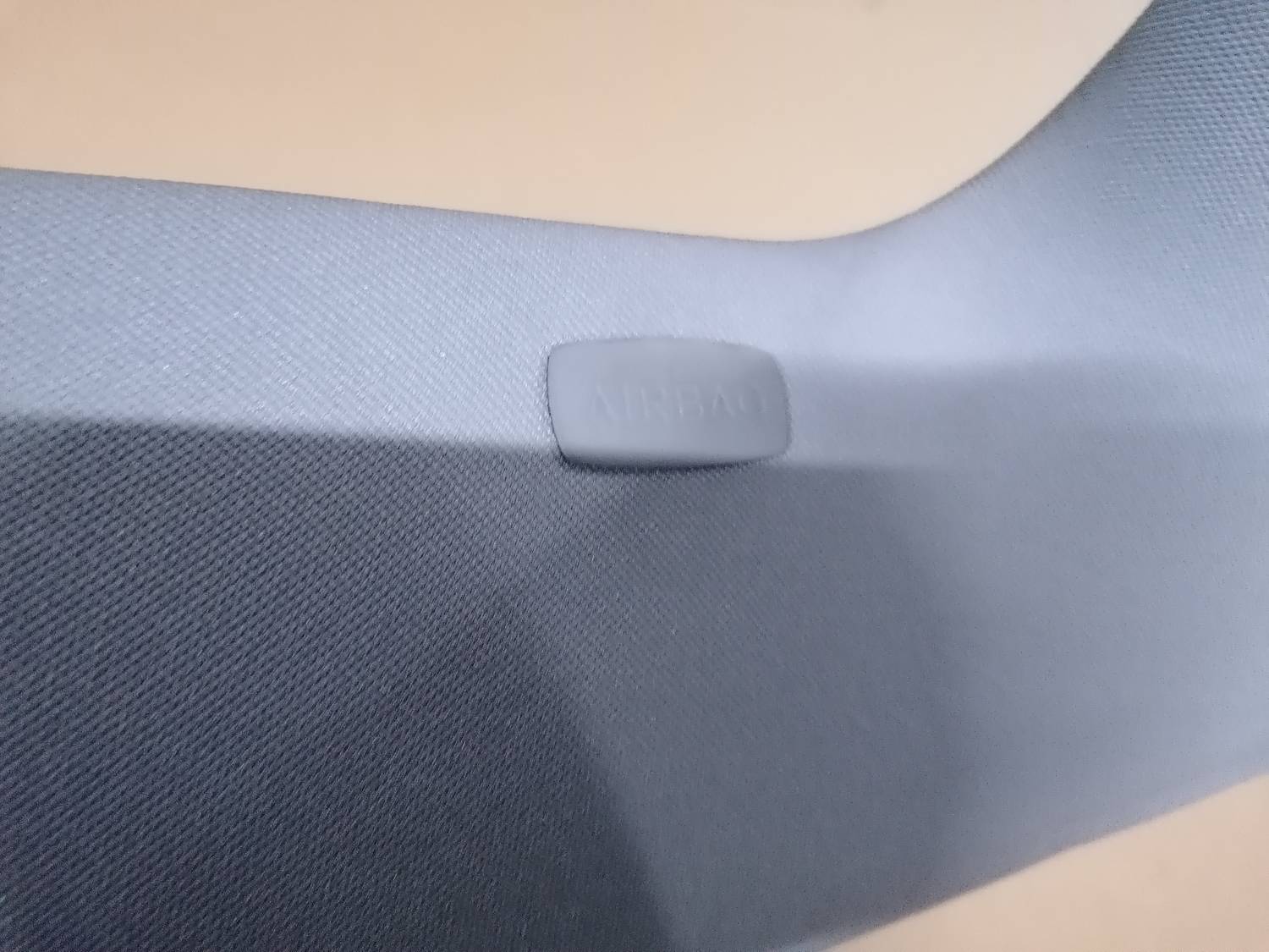 Aizmugurējas salona statnes apdare priekš VW PHAETON 2003 4 Aizmugurējas salona statnes apdare priekš VW PHAETON 2003