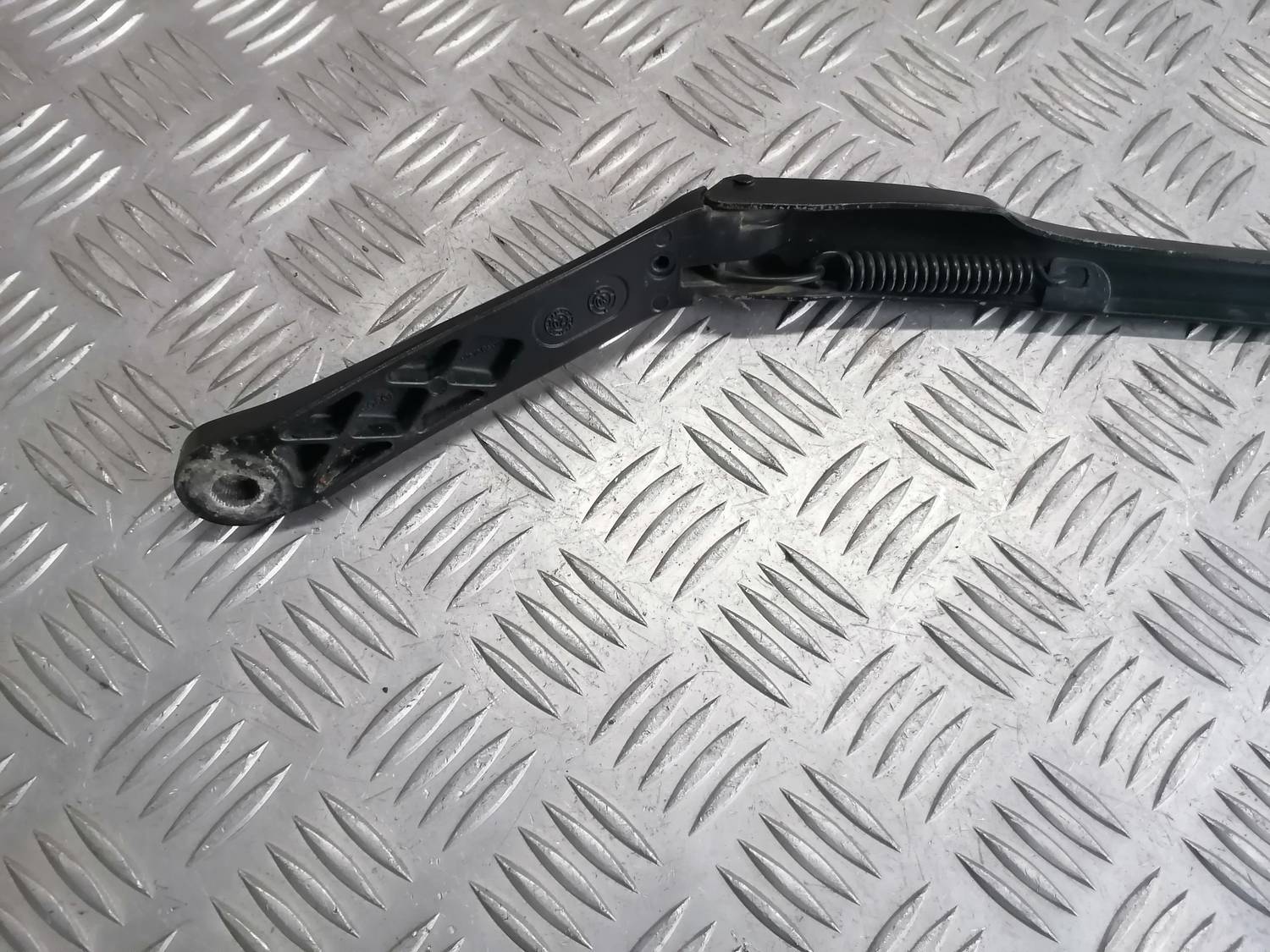 Vējstikla slotiņa priekš VW PHAETON 2003