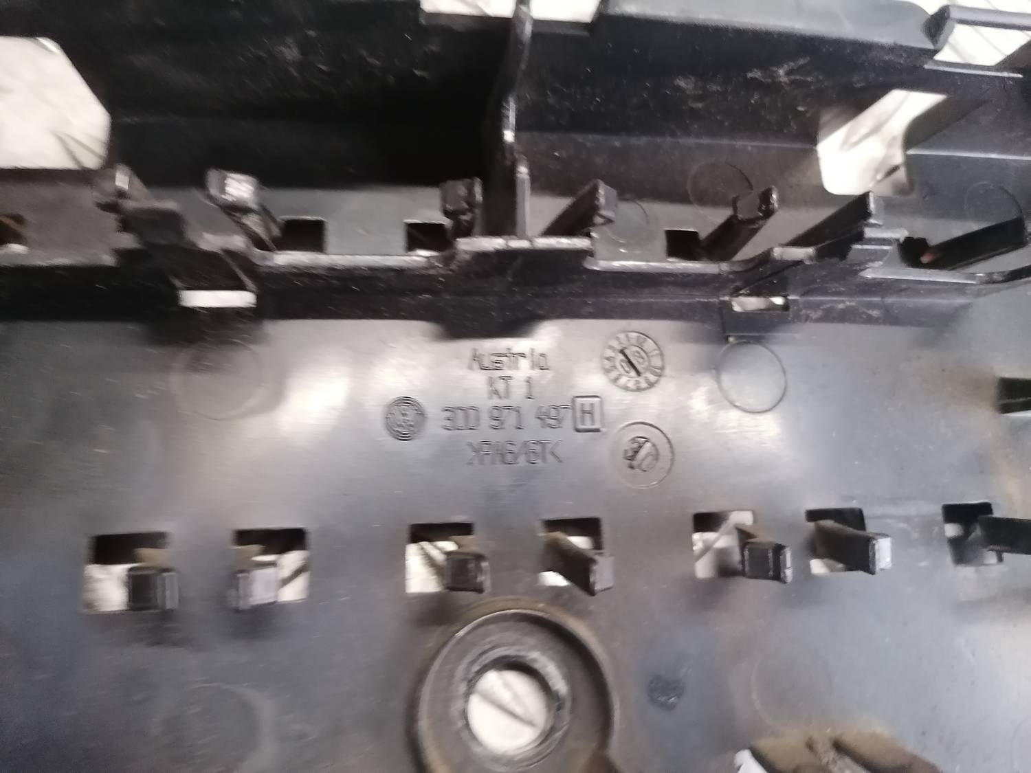 Lambda sensora kabeļa vadotnes korpuss priekš VW PHAETON 2003 4 Lambda sensora kabeļa vadotnes korpuss priekš VW PHAETON 2003