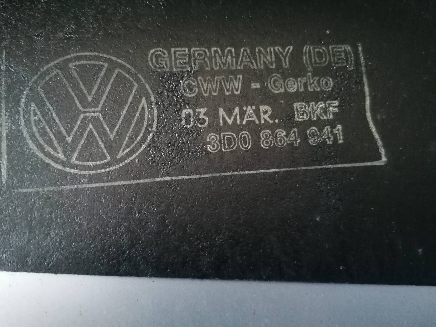 Priekšējās kreisās durvis priekš VW PHAETON 2003 7 Priekšējās kreisās durvis priekš VW PHAETON 2003