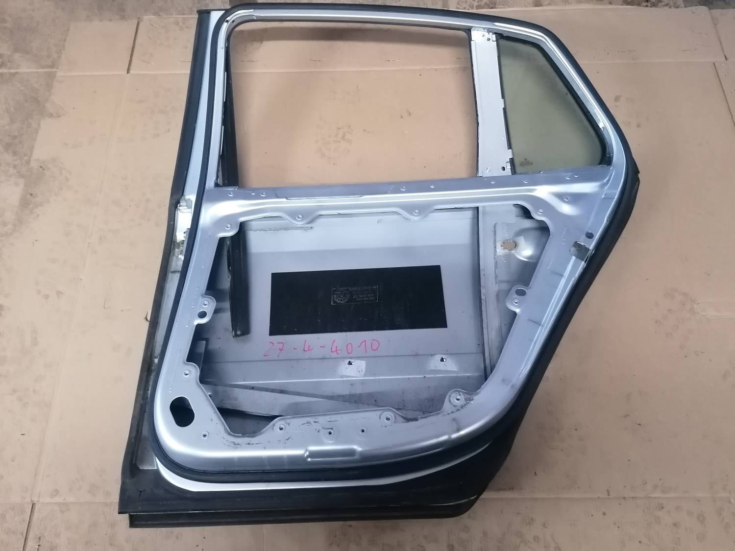 Aizmugurējās labās durvis priekš VW PHAETON 2003