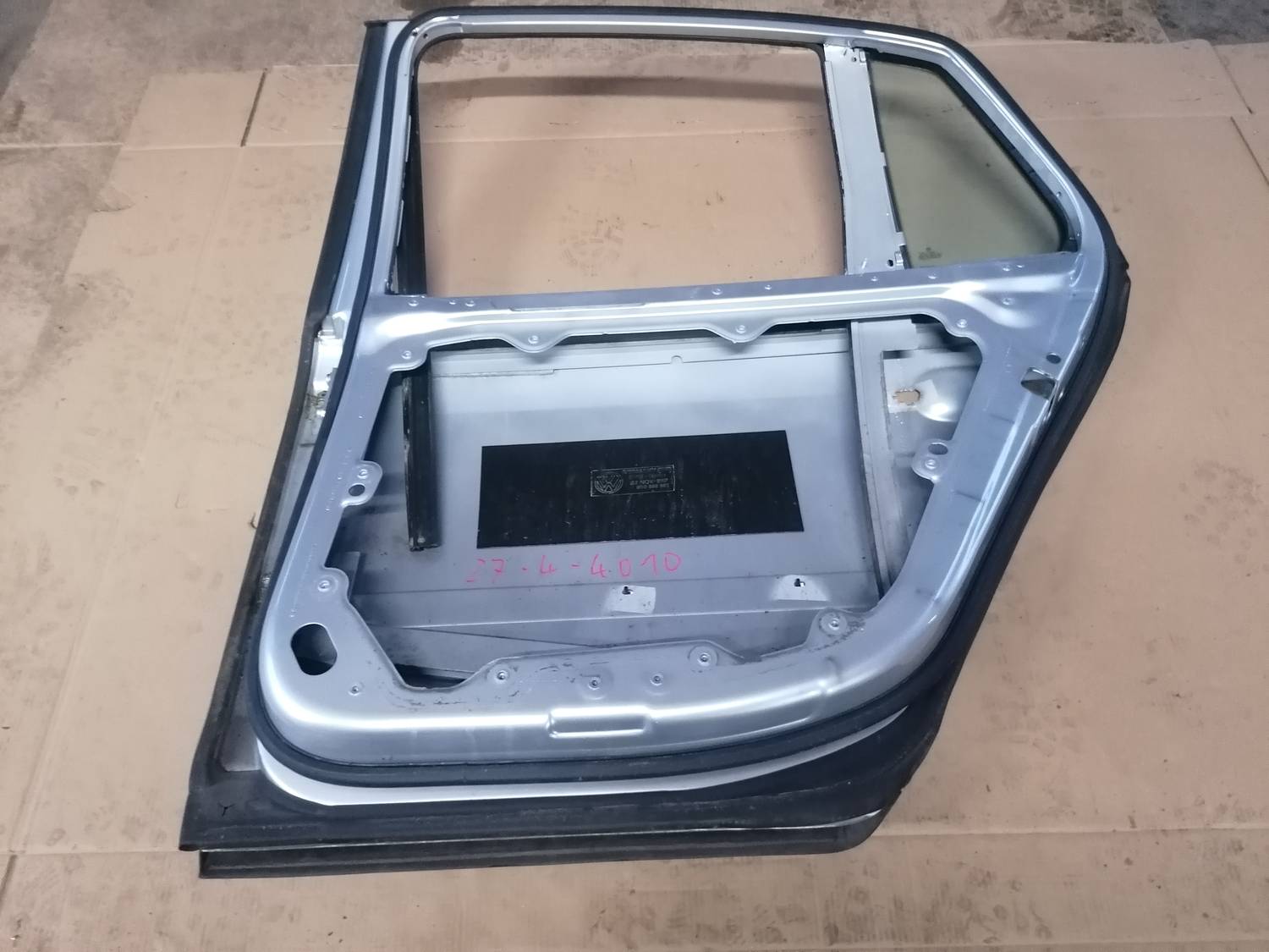 Aizmugurējās labās durvis priekš VW PHAETON 2003