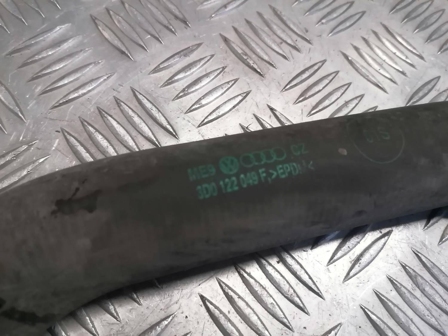 Dzesēšanas caurules priekš VW PHAETON 2003 4 Dzesēšanas caurules priekš VW PHAETON 2003