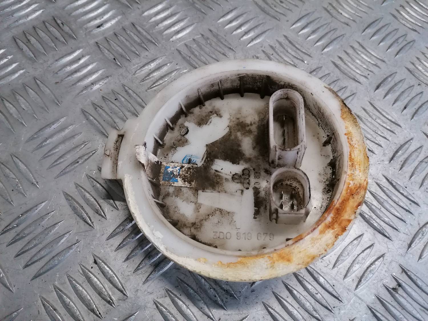 Degvielas tvertnes sūknis priekš VW PHAETON 2003