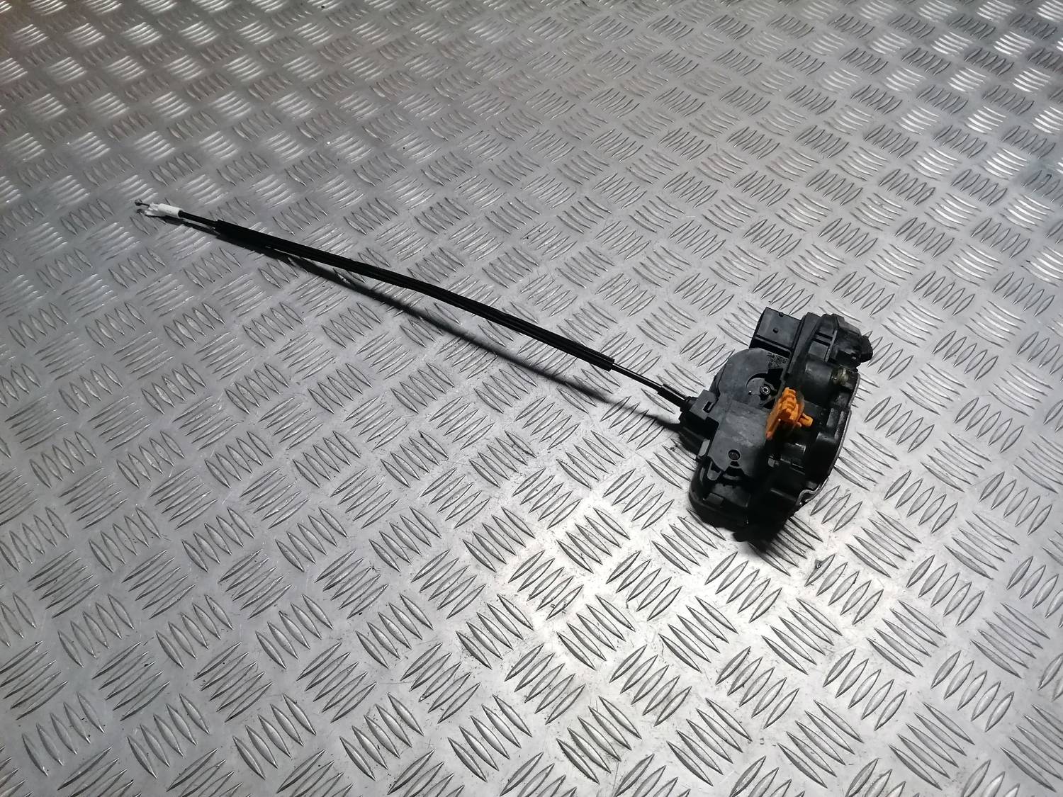 Priekšējo kreiso durvju slēdzene priekš OPEL INSIGNIA SPORTS TOURER 2013