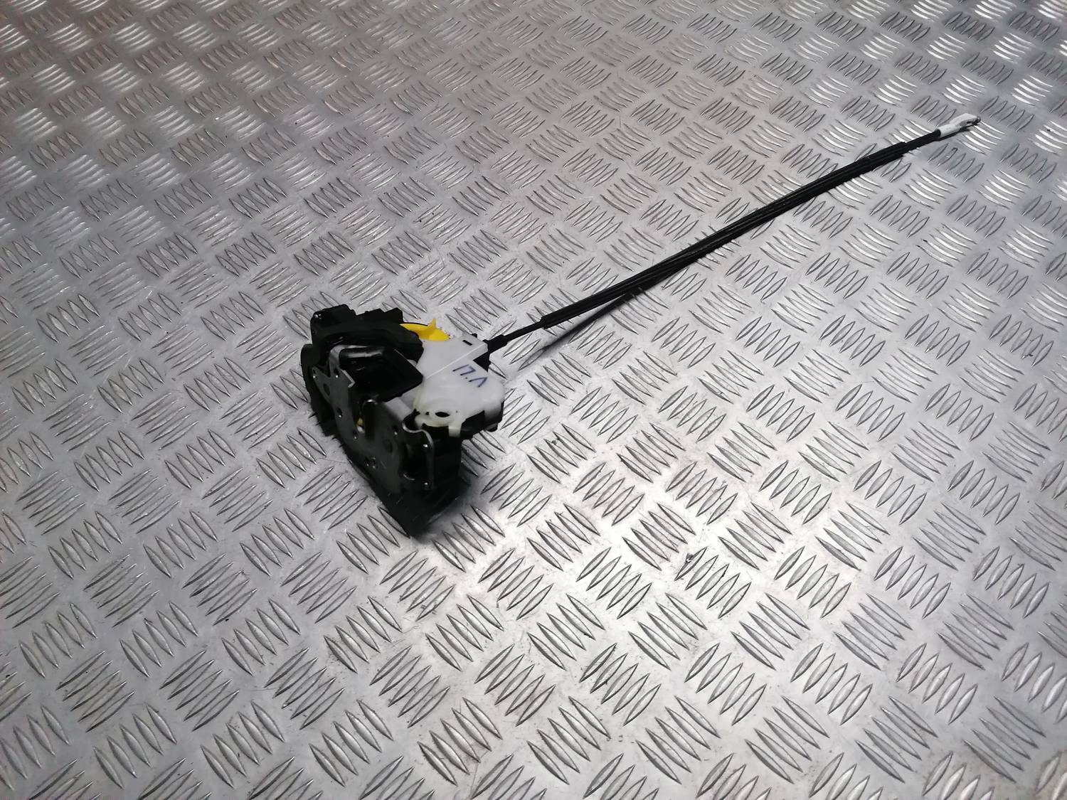 Priekšējo kreiso durvju slēdzene priekš OPEL INSIGNIA SPORTS TOURER 2013