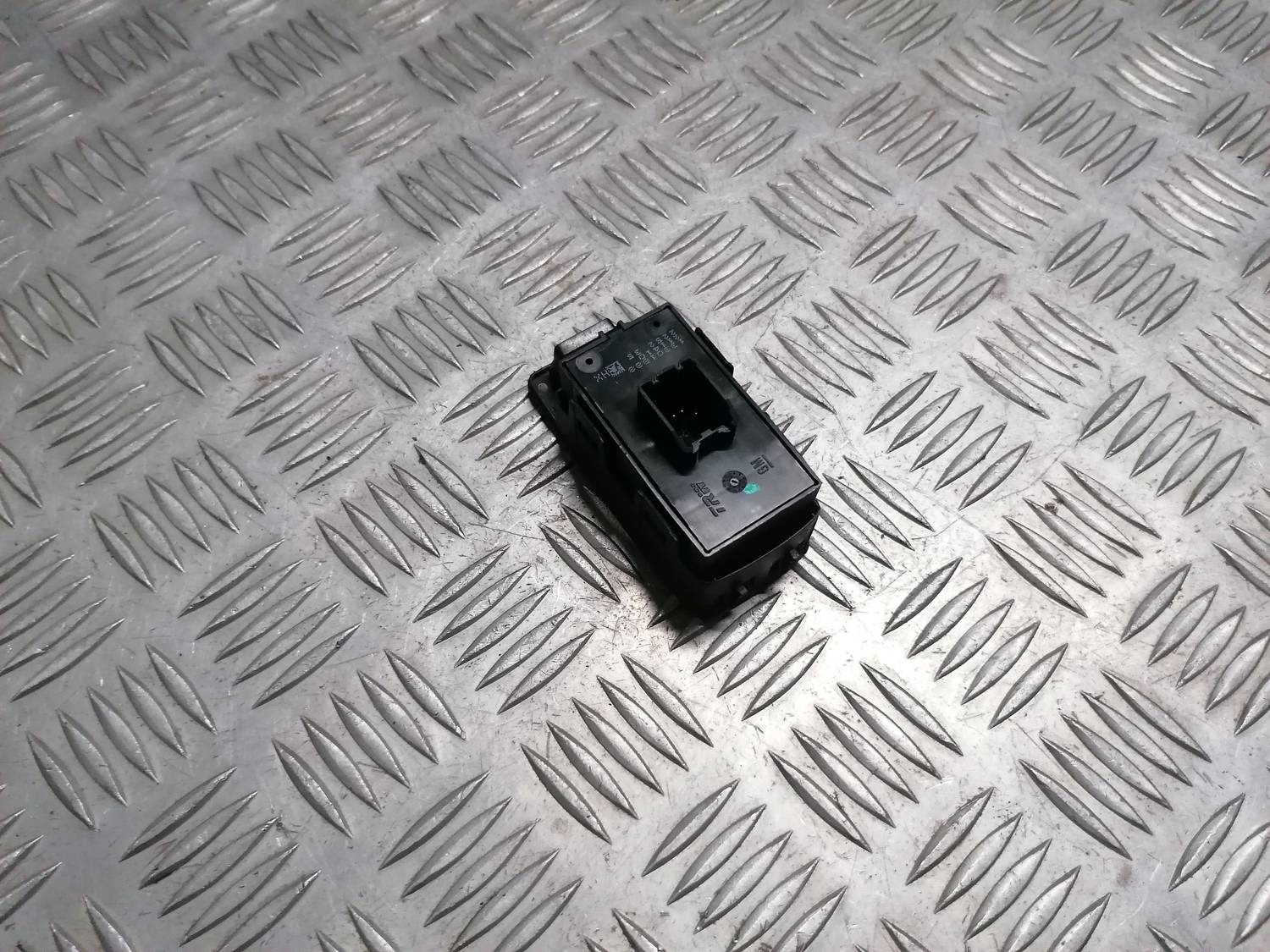 Stikla pacelšanas poga priekš OPEL INSIGNIA SPORTS TOURER 2013