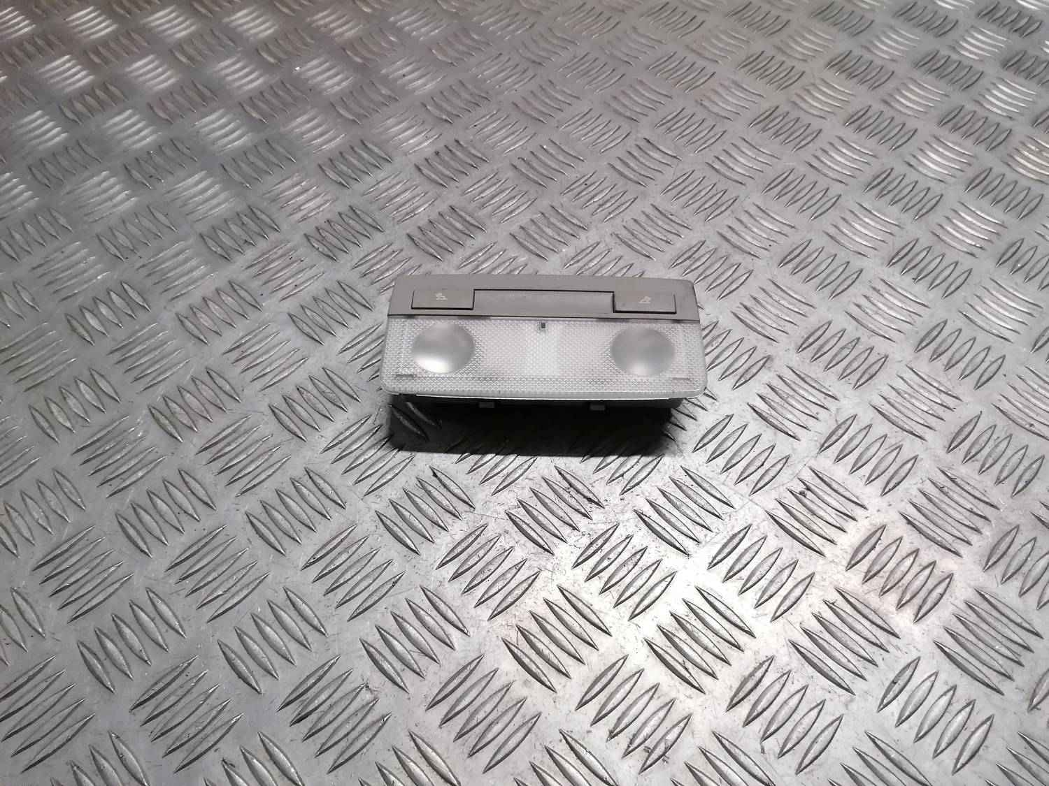 Aizmugurējo sēdvietu apgaismojums priekš OPEL INSIGNIA SPORTS TOURER 2013