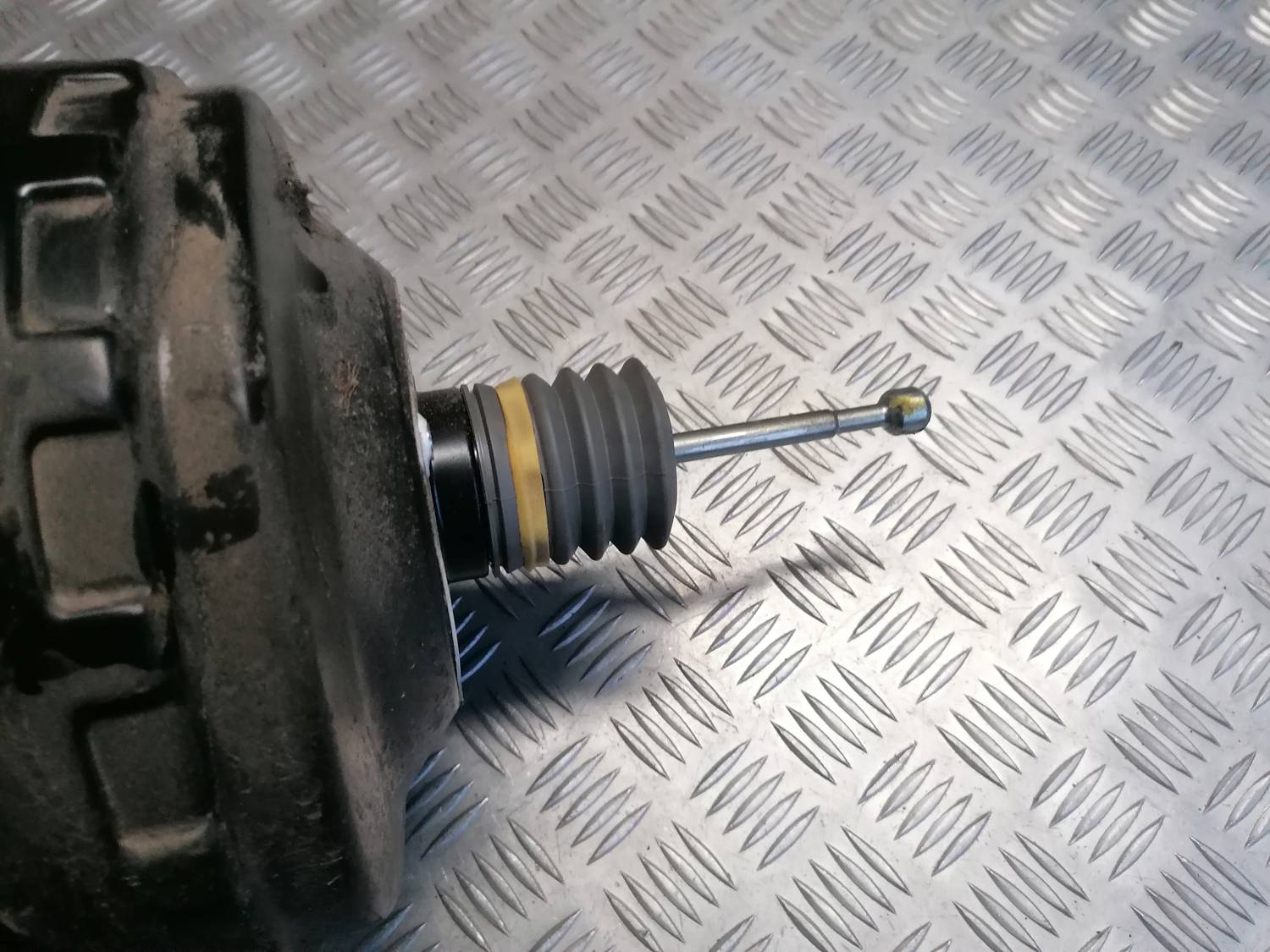 Bremžu pastiprinātāja galvenais cilindrs priekš OPEL INSIGNIA SPORTS TOURER 2013