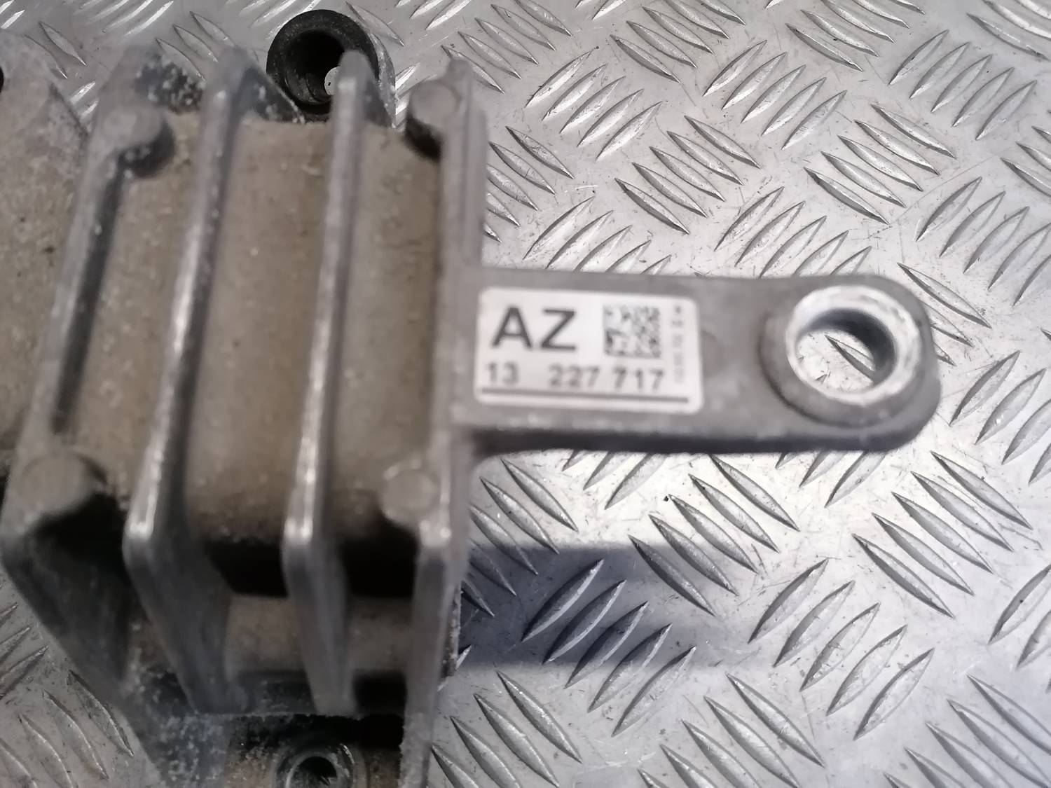 Dzinēja spilvens priekš OPEL INSIGNIA SPORTS TOURER 2013 4 Dzinēja spilvens priekš OPEL INSIGNIA SPORTS TOURER 2013