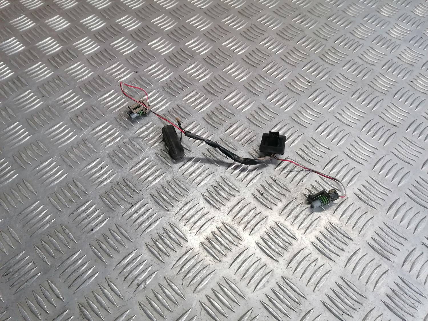 Bagažnieka vāka rokturis priekš OPEL INSIGNIA SPORTS TOURER 2013