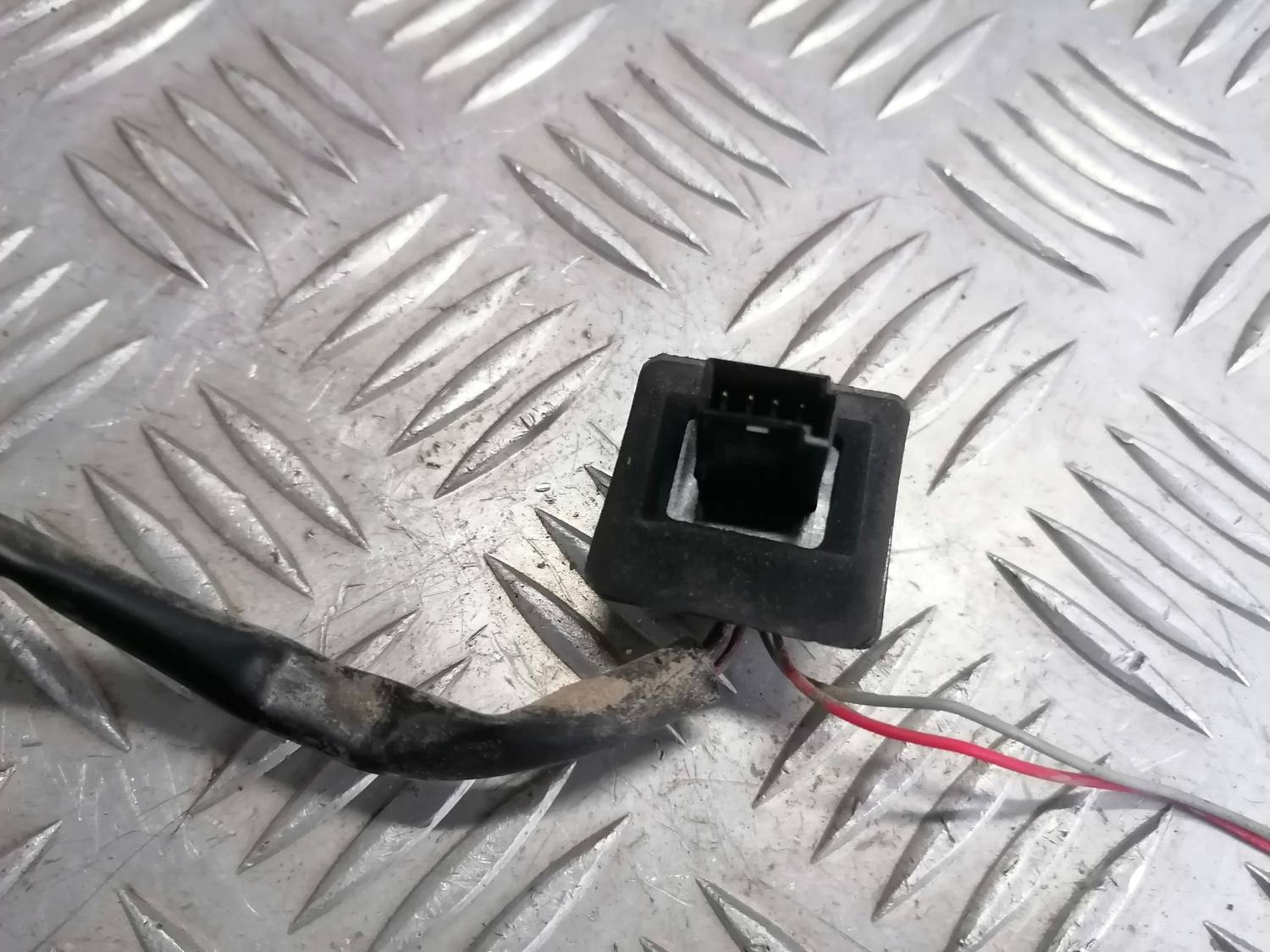 Bagažnieka vāka rokturis priekš OPEL INSIGNIA SPORTS TOURER 2013