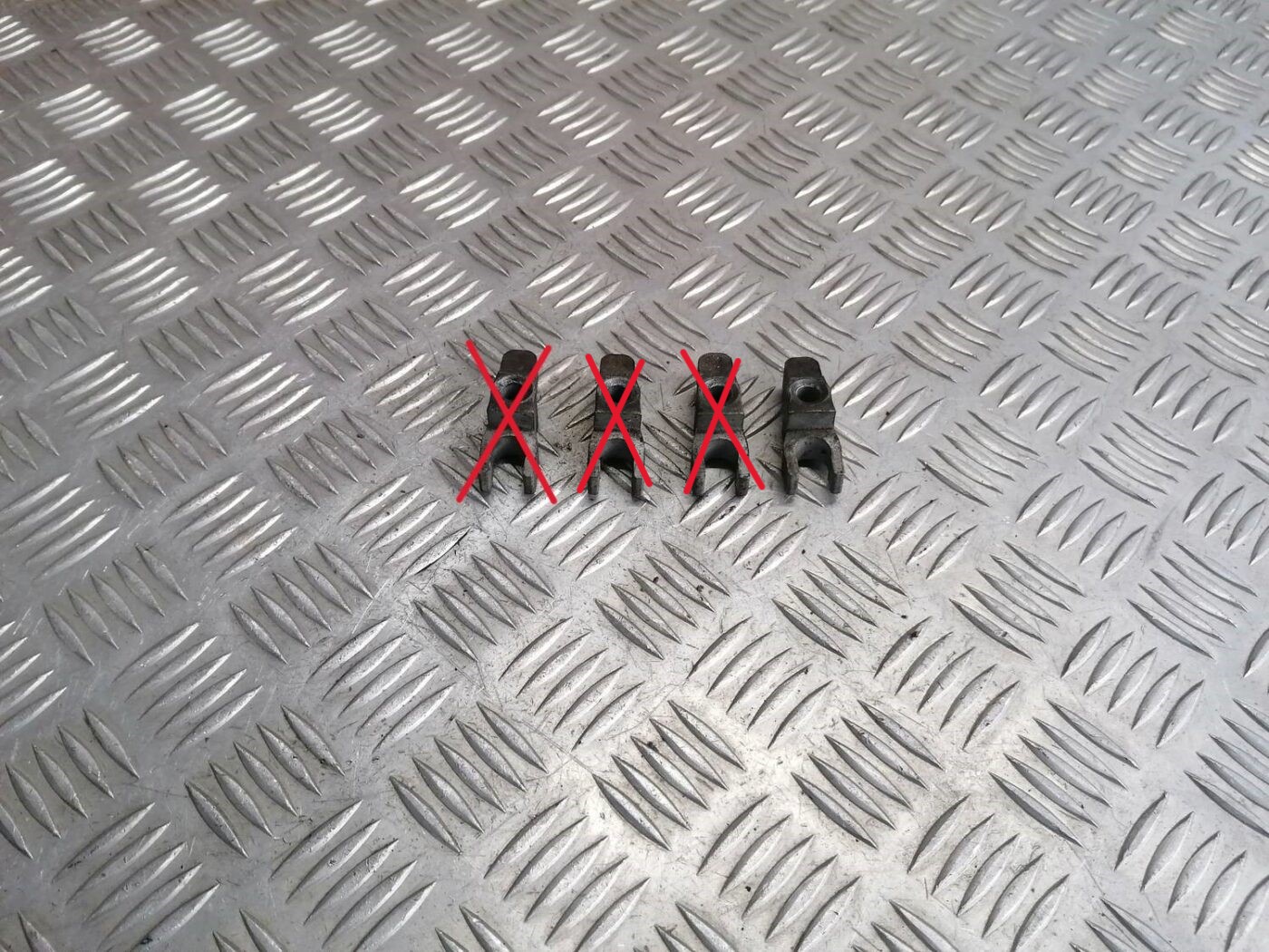 Degvielas smidzinātāja sprauslas turētājs priekš OPEL INSIGNIA SPORTS TOURER 2013