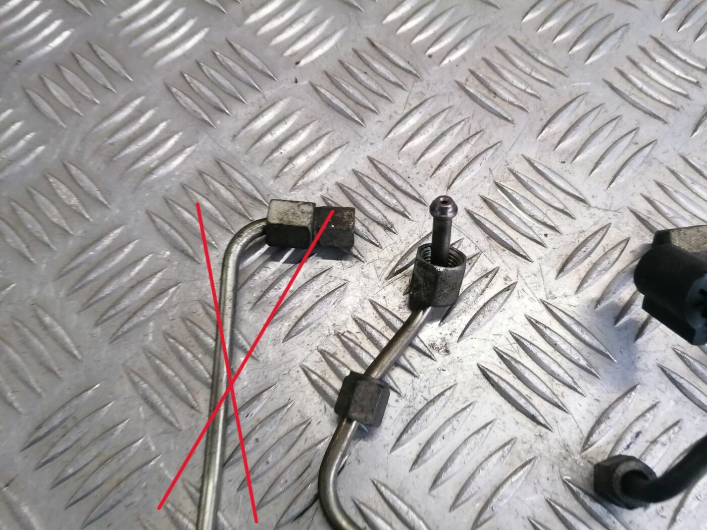 Degvielas caurule priekš OPEL INSIGNIA SPORTS TOURER 2013 4 Degvielas caurule priekš OPEL INSIGNIA SPORTS TOURER 2013