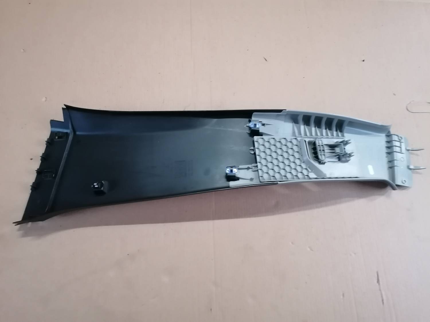 Vidējas salona statnes apdare priekš OPEL INSIGNIA SPORTS TOURER 2013