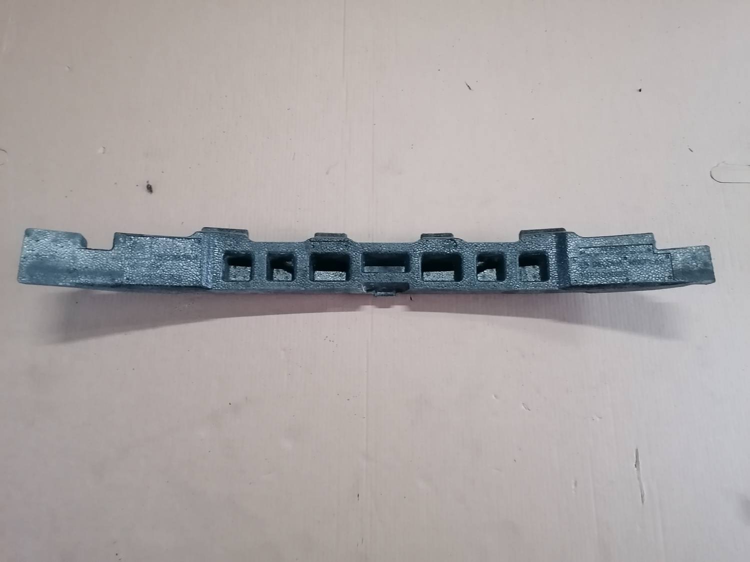 Priekšēja bufera putuplasts priekš OPEL INSIGNIA SPORTS TOURER 2013 2 Priekšēja bufera putuplasts priekš OPEL INSIGNIA SPORTS TOURER 2013