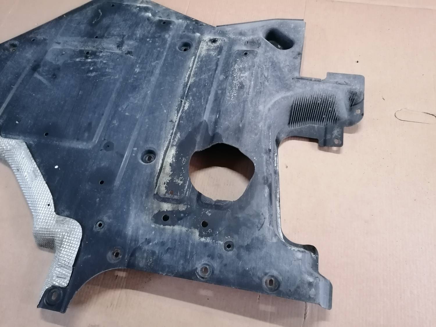 Virsbūves apakšējais aizsargs priekš OPEL INSIGNIA SPORTS TOURER 2013