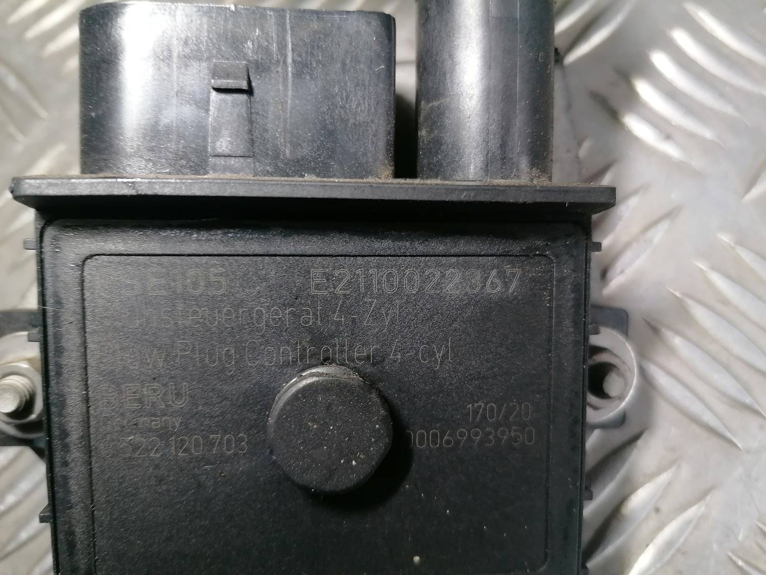 Kvēlsveču releja priekš BMW 318D E91 2008 TOURING 4 Kvēlsveču releja priekš BMW 318D E91 2008 TOURING