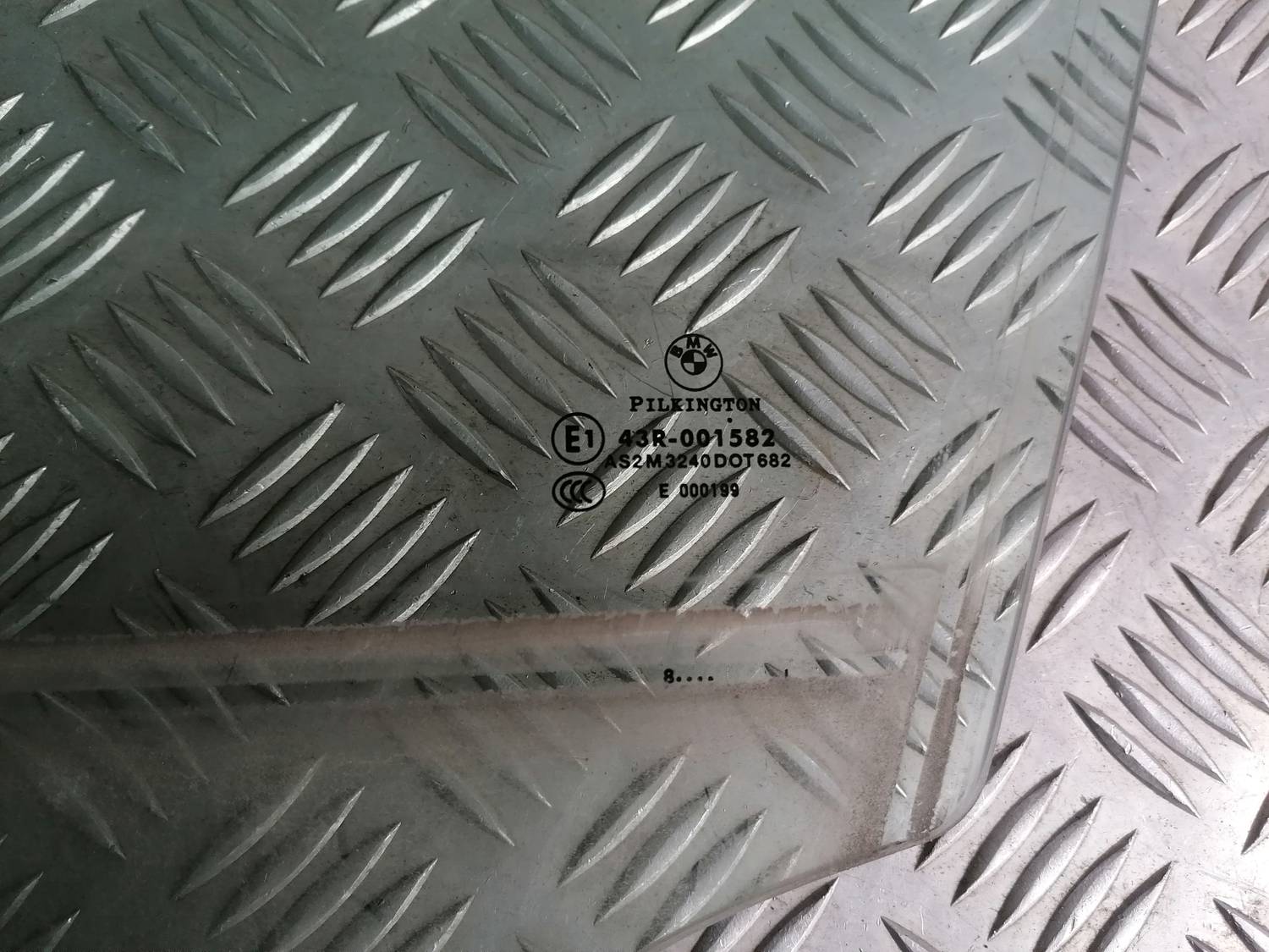 Priekšējo kreiso durvju stikls priekš BMW 318D E91 2008 TOURING