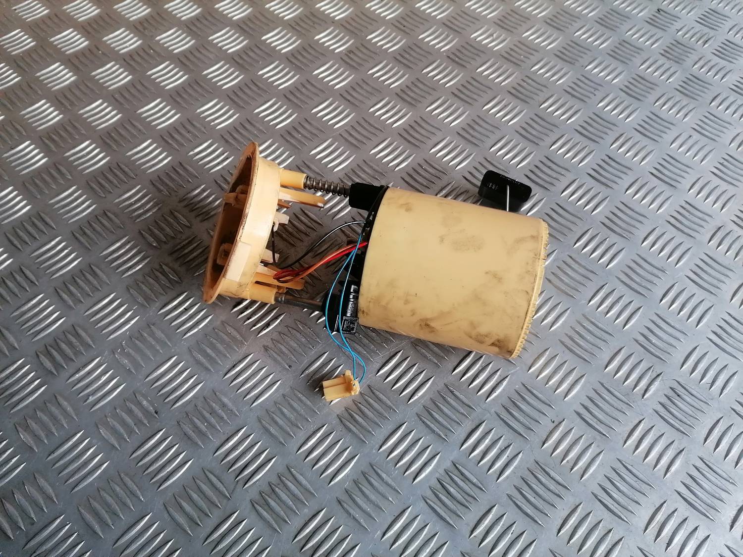 Degvielas tvertnes sūknis priekš BMW 318D E91 2008 TOURING