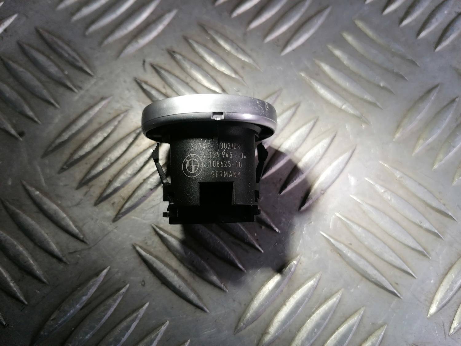 Dzinēja START/STOP poga priekš BMW 318D E91 2008 TOURING 4 Dzinēja START/STOP poga priekš BMW 318D E91 2008 TOURING