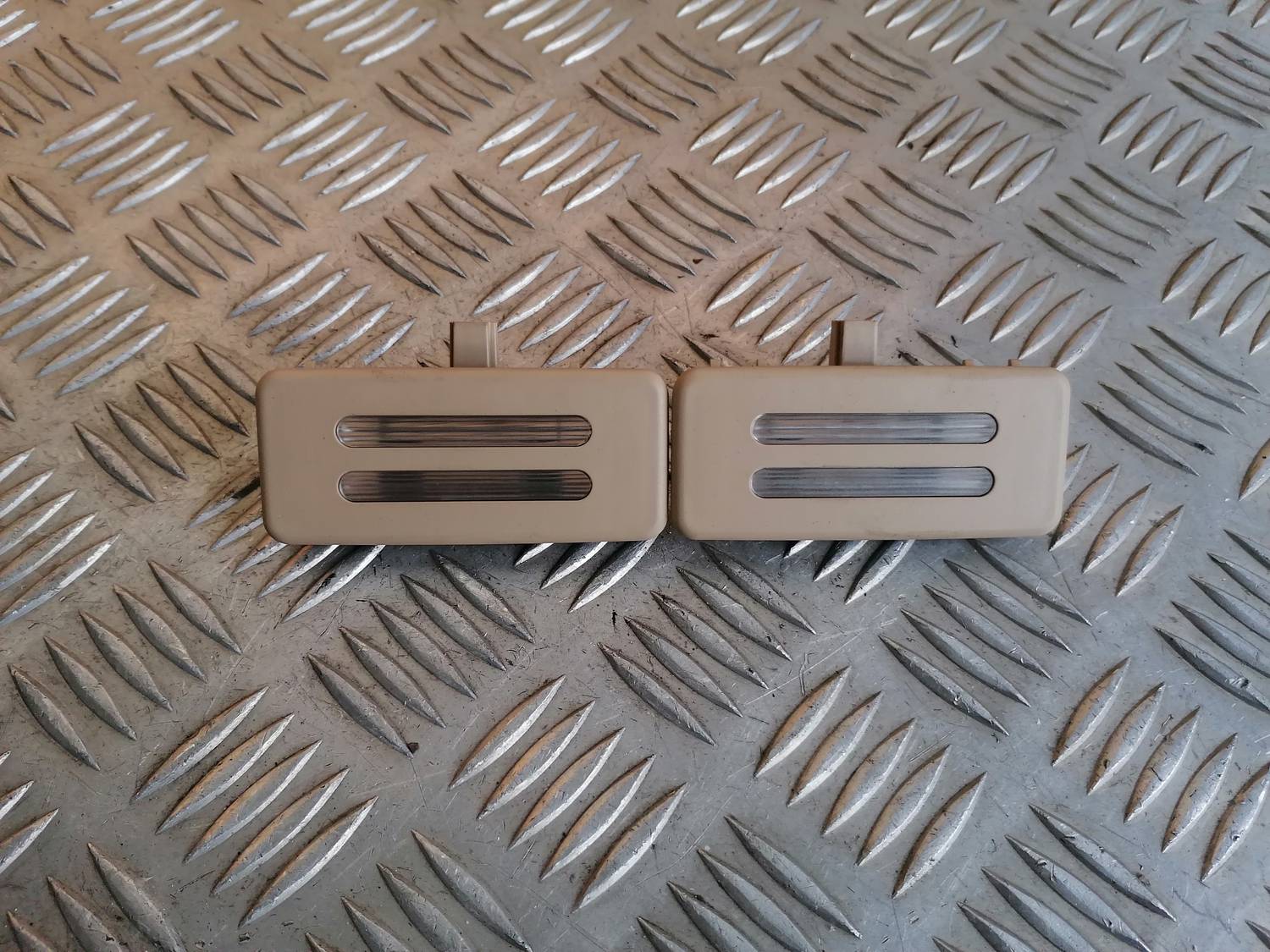 Saules aizsarga apgaismojums priekš BMW 318D E91 2008 TOURING