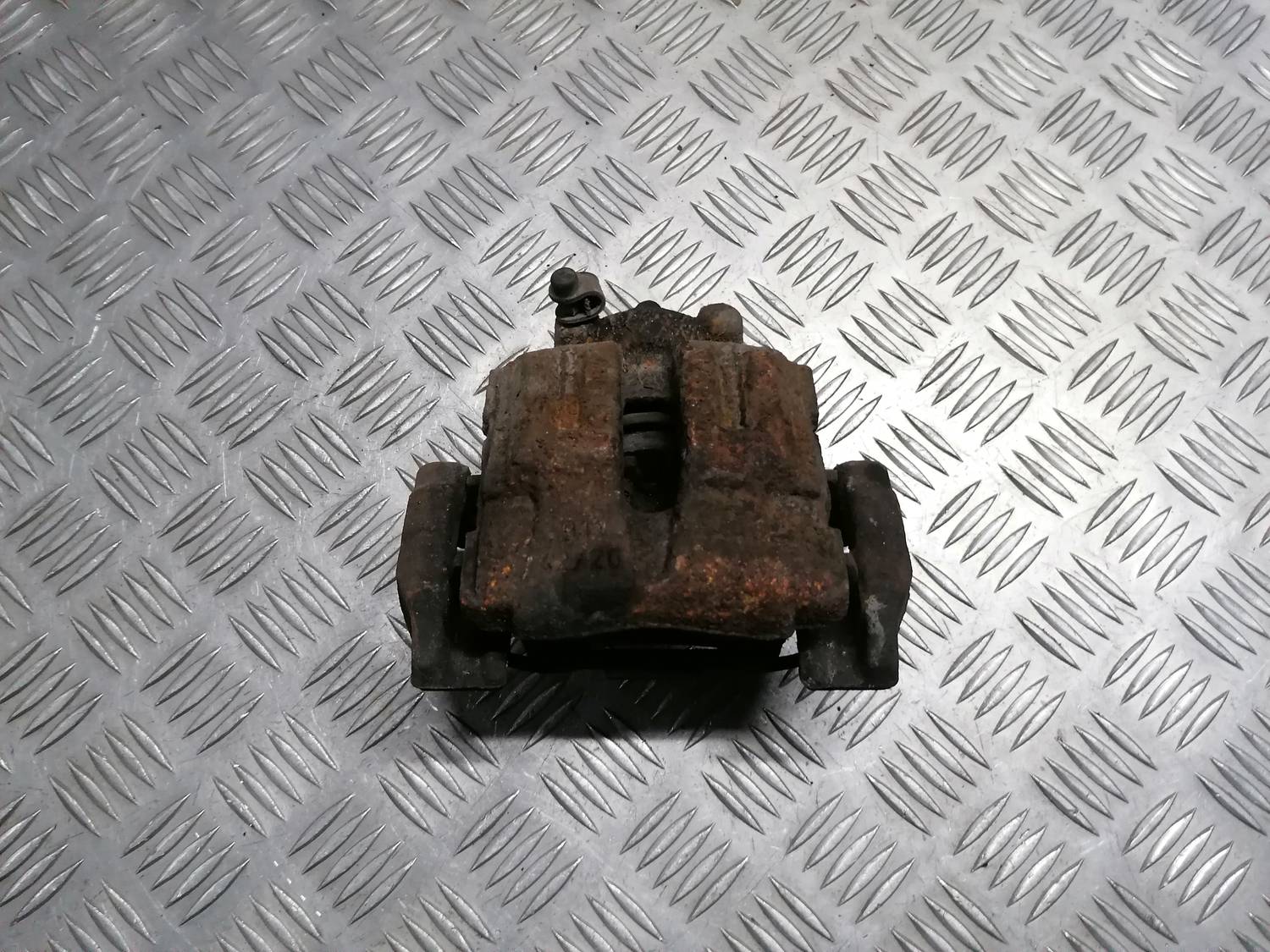 Aizmugurējais labais suports priekš BMW 318D E91 2008 TOURING 2 Aizmugurējais labais suports priekš BMW 318D E91 2008 TOURING