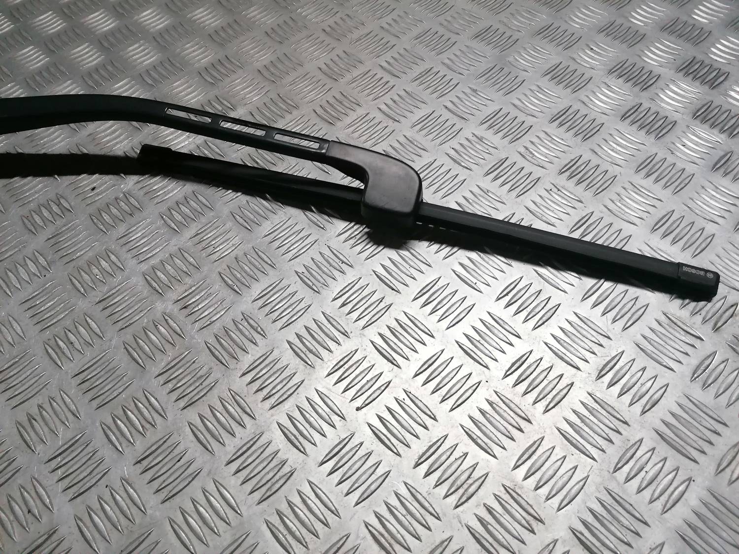 Vējstikla slotiņa priekš BMW 318D E91 2008 TOURING 2 Vējstikla slotiņa priekš BMW 318D E91 2008 TOURING